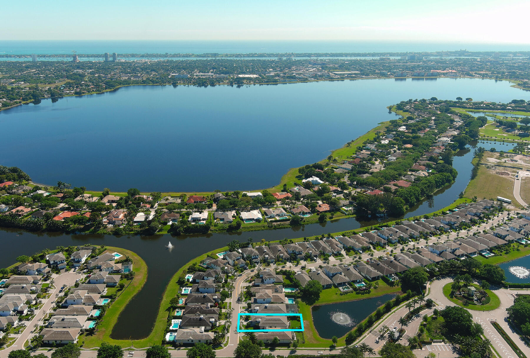 West Palm Beach, Florida, 33401, United States, 3 Bedrooms Bedrooms, ,4 BathroomsBathrooms,Residential,For Sale,1745907
