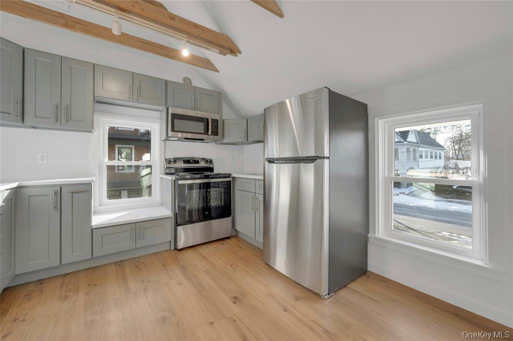 Armonk, New York, 10504, United States, 2 Bedrooms Bedrooms, ,2 BathroomsBathrooms,Residential,For Sale,2001016