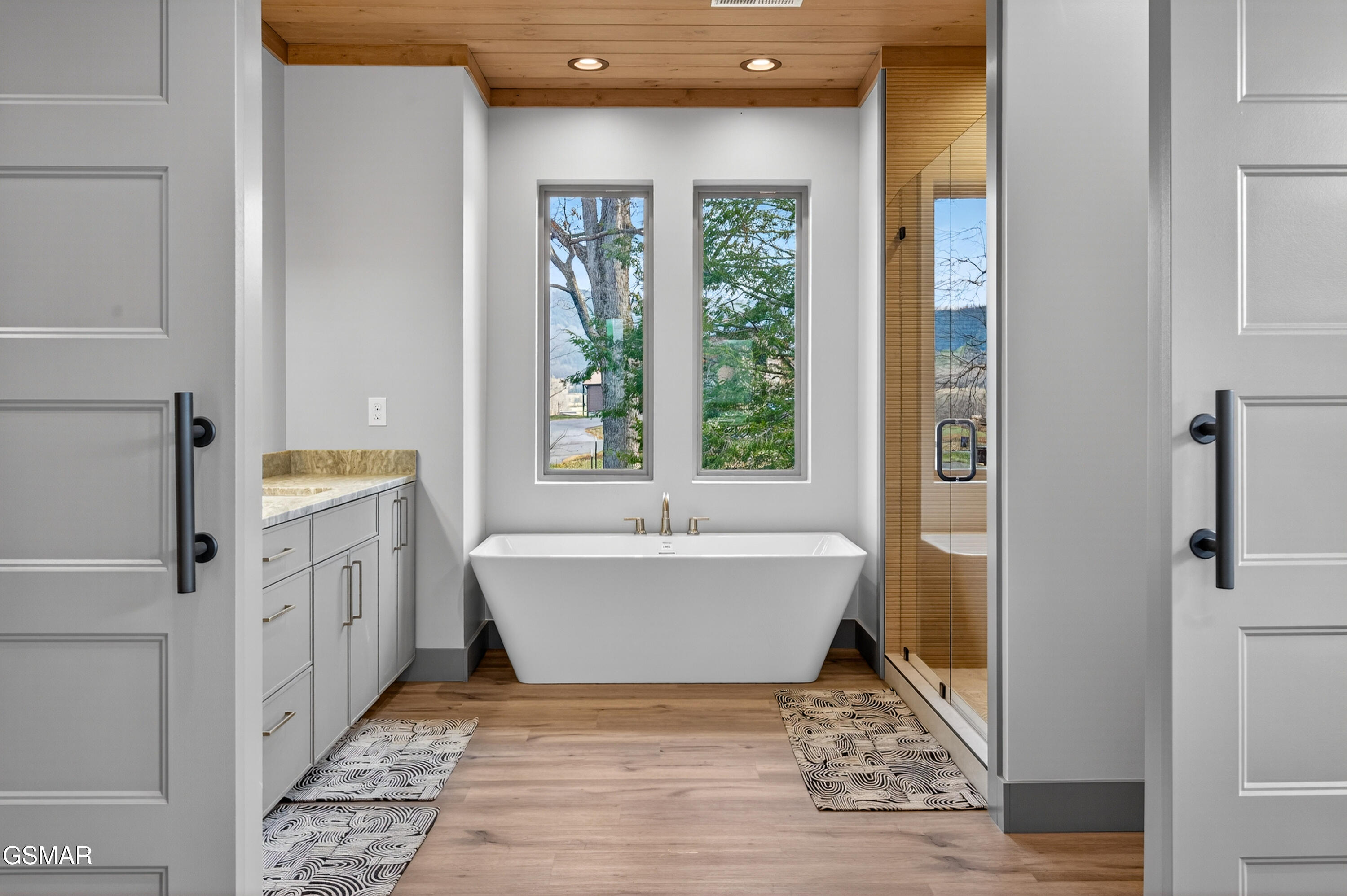 Sevierville, Tennessee, 37862, United States, 5 Bedrooms Bedrooms, ,7 BathroomsBathrooms,Residential,For Sale,2008149