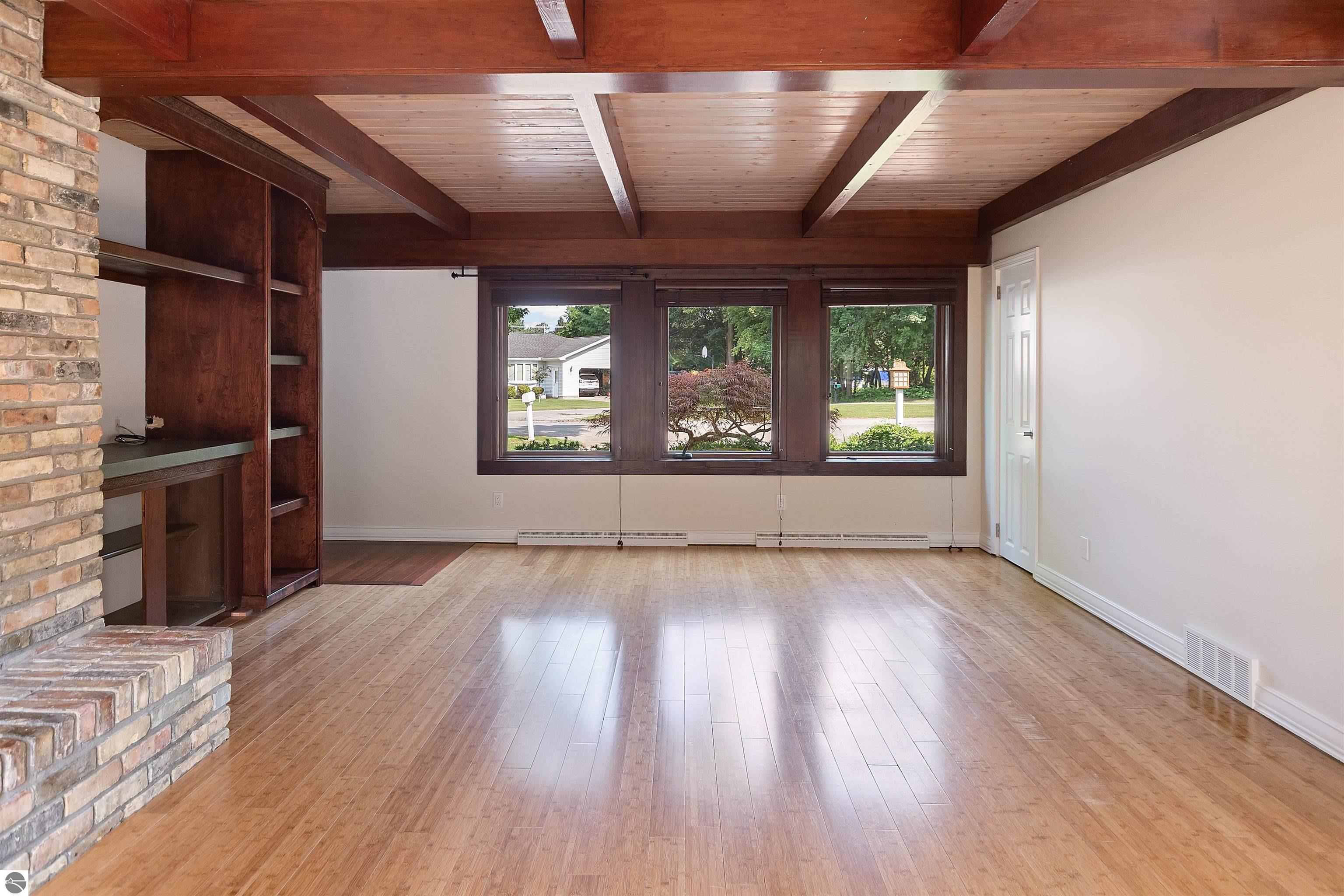 Traverse City, Michigan, 49686, United States, 4 Bedrooms Bedrooms, ,2 BathroomsBathrooms,Residential,For Sale,1908664