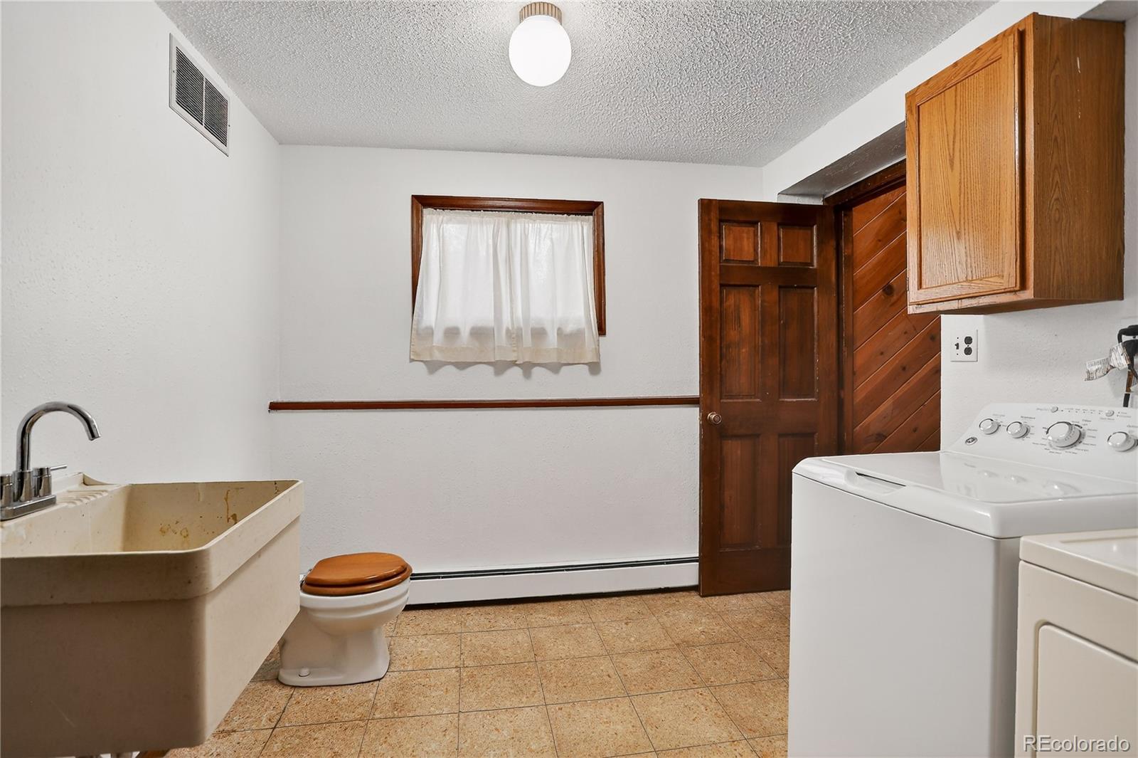 Evergreen, Colorado, 80439, United States, 4 Bedrooms Bedrooms, ,2 BathroomsBathrooms,Residential,For Sale,1901088