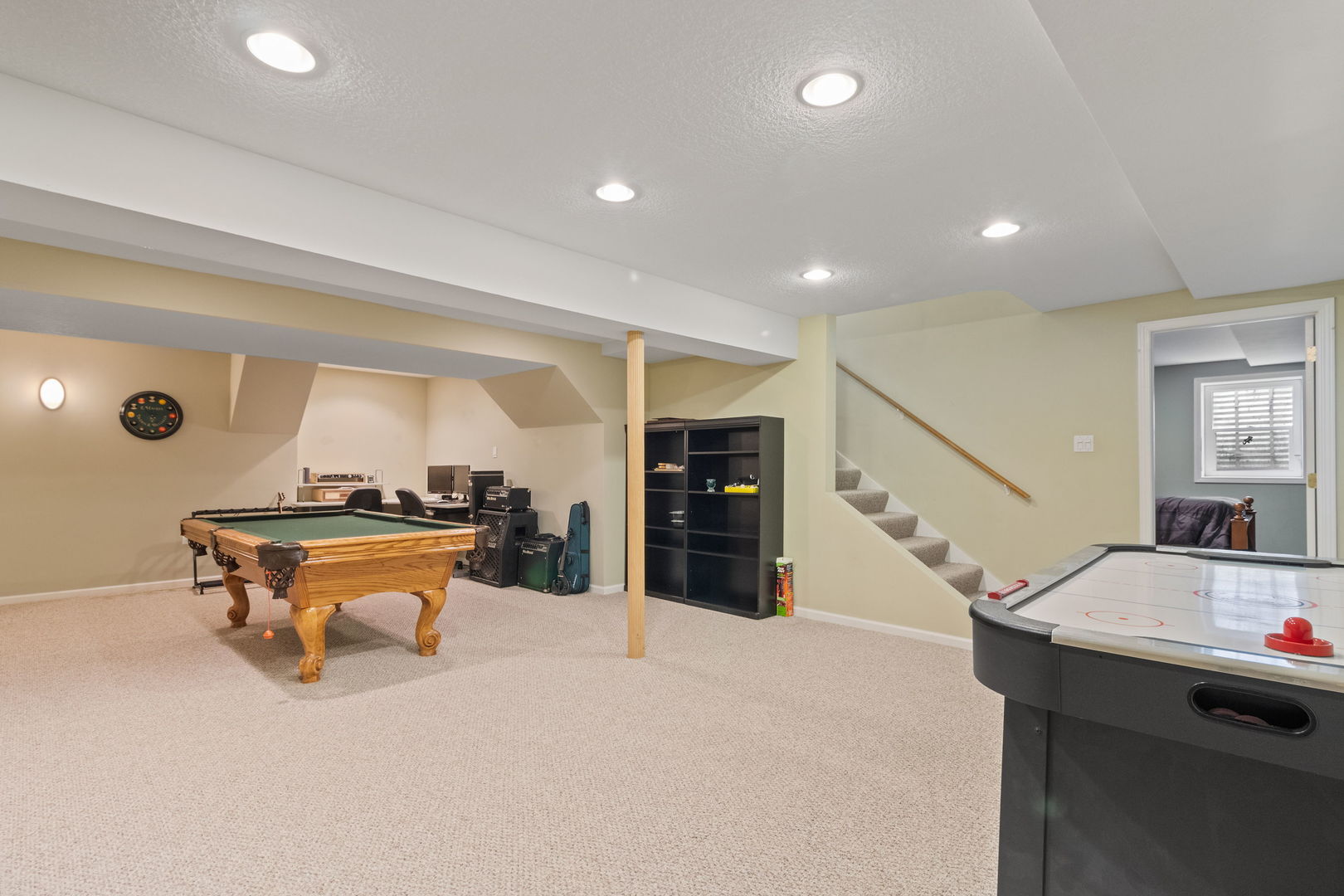 Shorewood, Illinois, 60404, United States, 4 Bedrooms Bedrooms, ,4 BathroomsBathrooms,Residential,For Sale,1971315