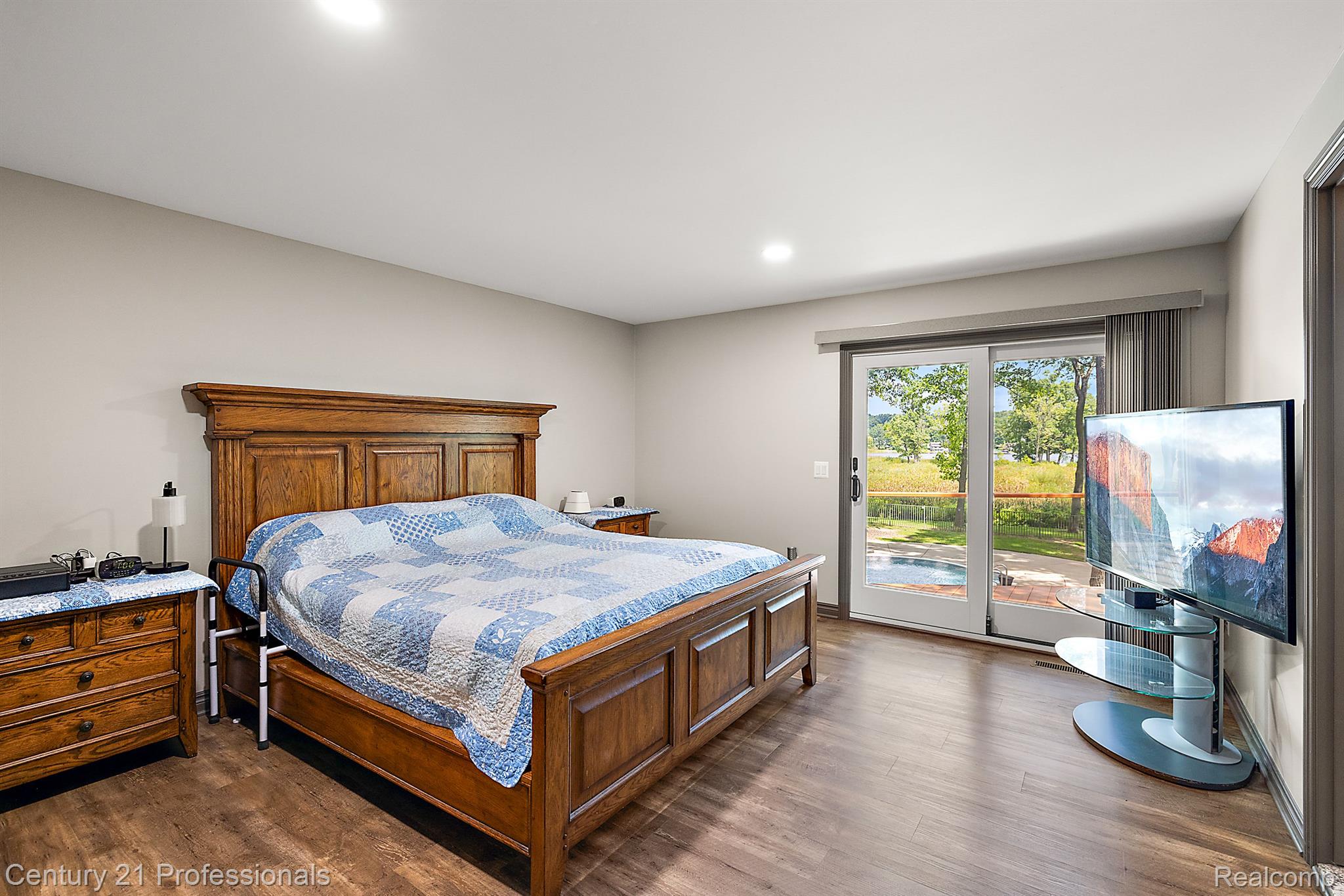 Davisburg, Michigan, 48350, United States, 5 Bedrooms Bedrooms, ,4 BathroomsBathrooms,Residential,For Sale,1978362