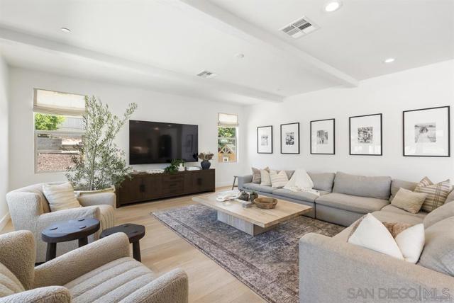 Escondido, California, 92029, United States, 5 Bedrooms Bedrooms, ,5 BathroomsBathrooms,Residential,For Sale,2029971