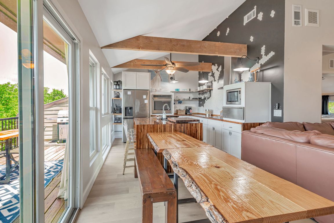 Point Venture, Texas, 78645, United States, 5 Bedrooms Bedrooms, ,4 BathroomsBathrooms,Residential,For Sale,1840855