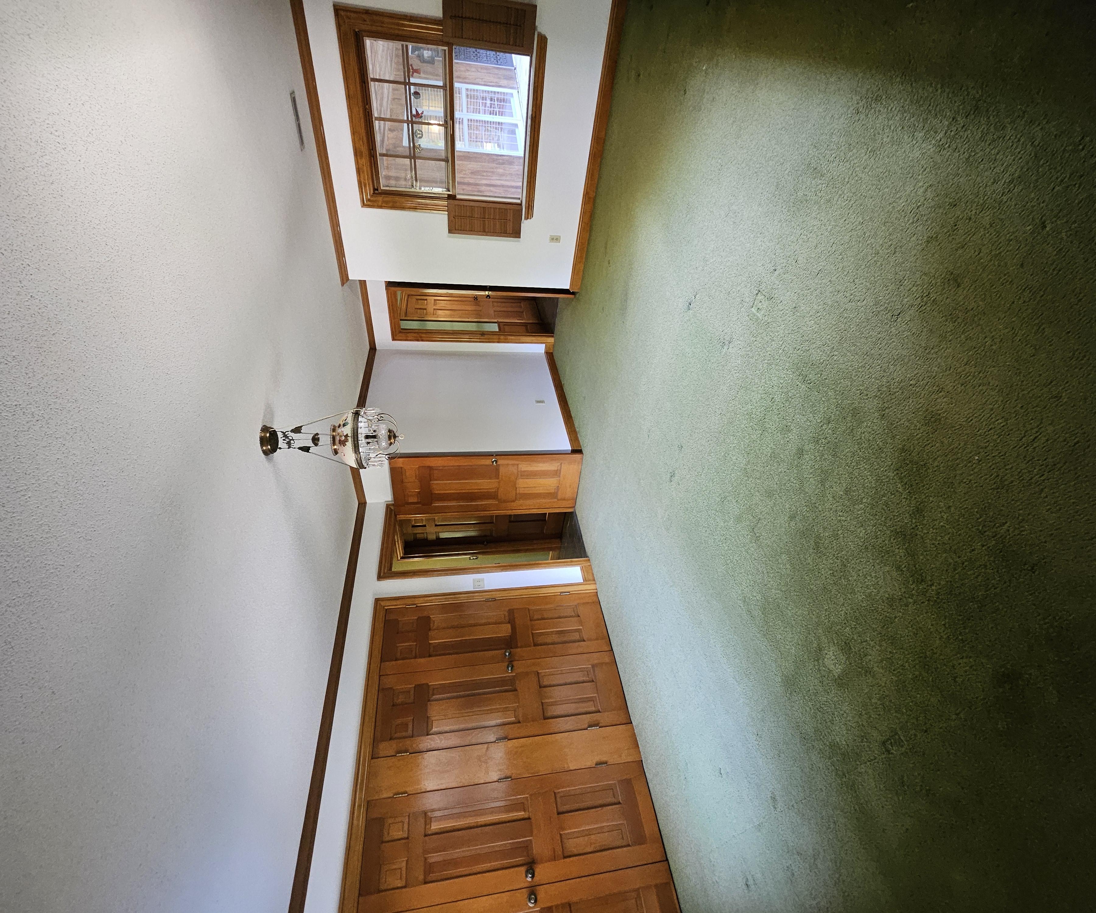 Hannibal, Missouri, 63401, United States, 3 Bedrooms Bedrooms, ,2 BathroomsBathrooms,Residential,For Sale,1981239