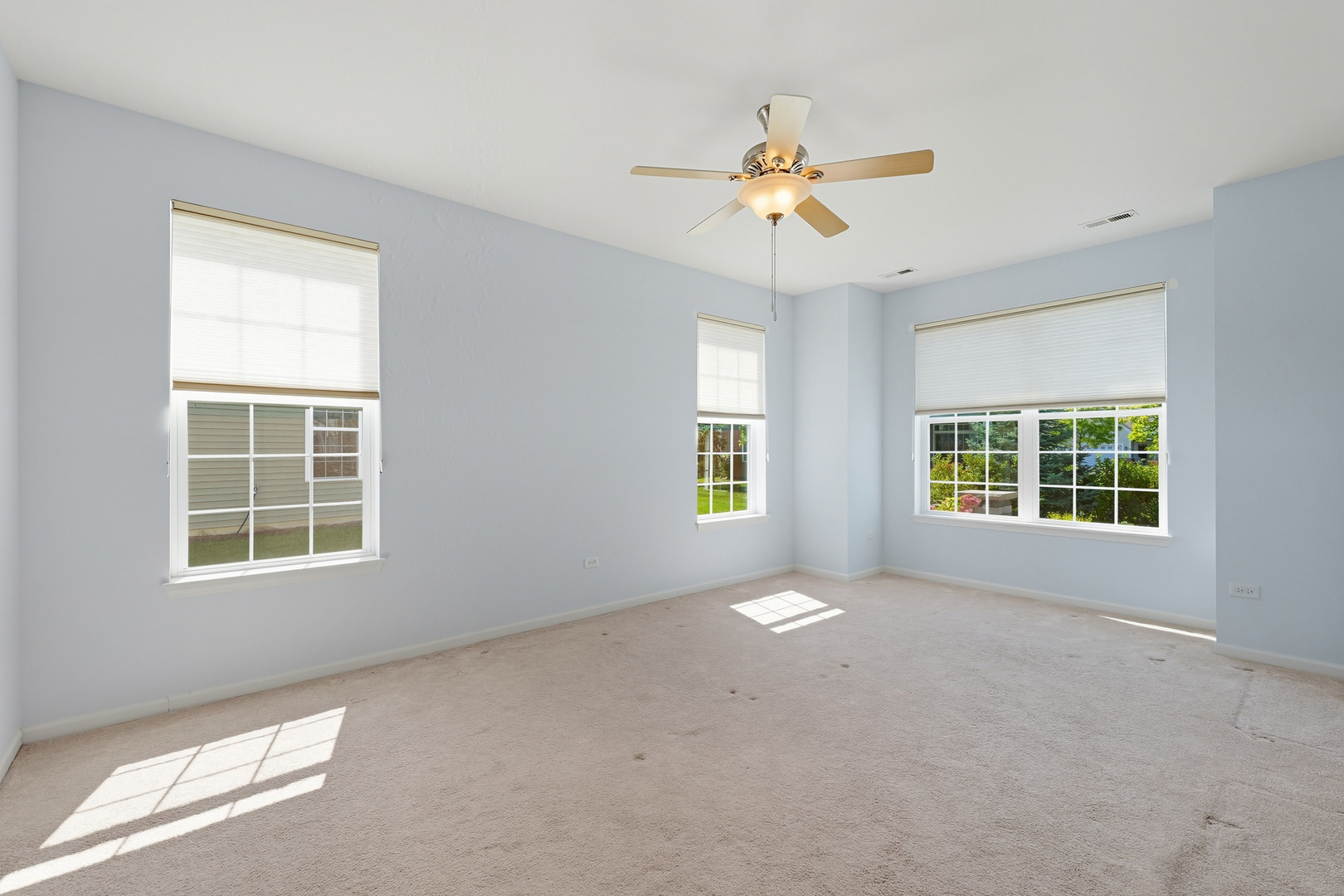 Naperville, Illinois, 60564, United States, 2 Bedrooms Bedrooms, ,2 BathroomsBathrooms,Residential,For Sale,1986332