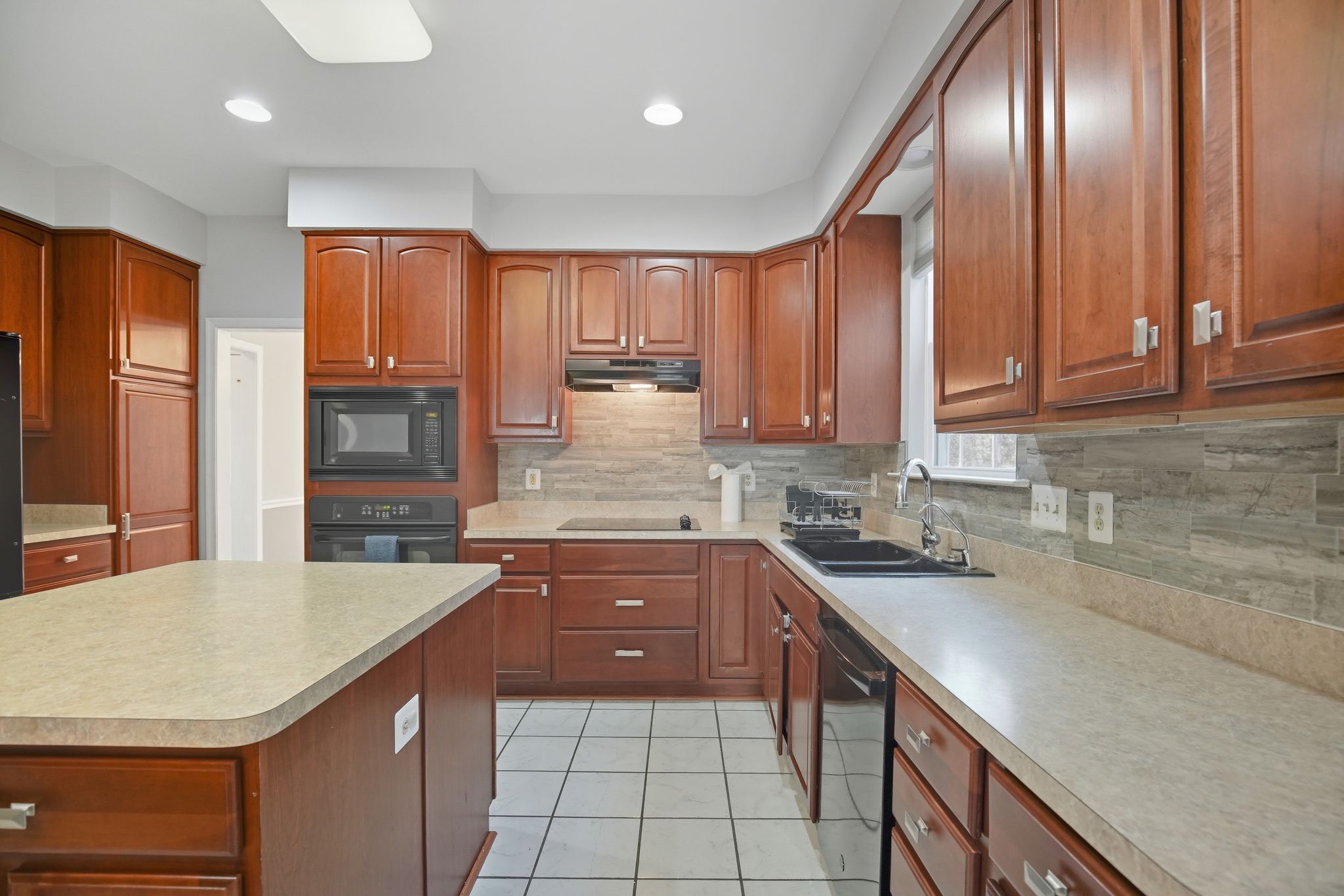 Lexington Park, Maryland, 20653, United States, 5 Bedrooms Bedrooms, ,4 BathroomsBathrooms,Residential,For Sale,1991726