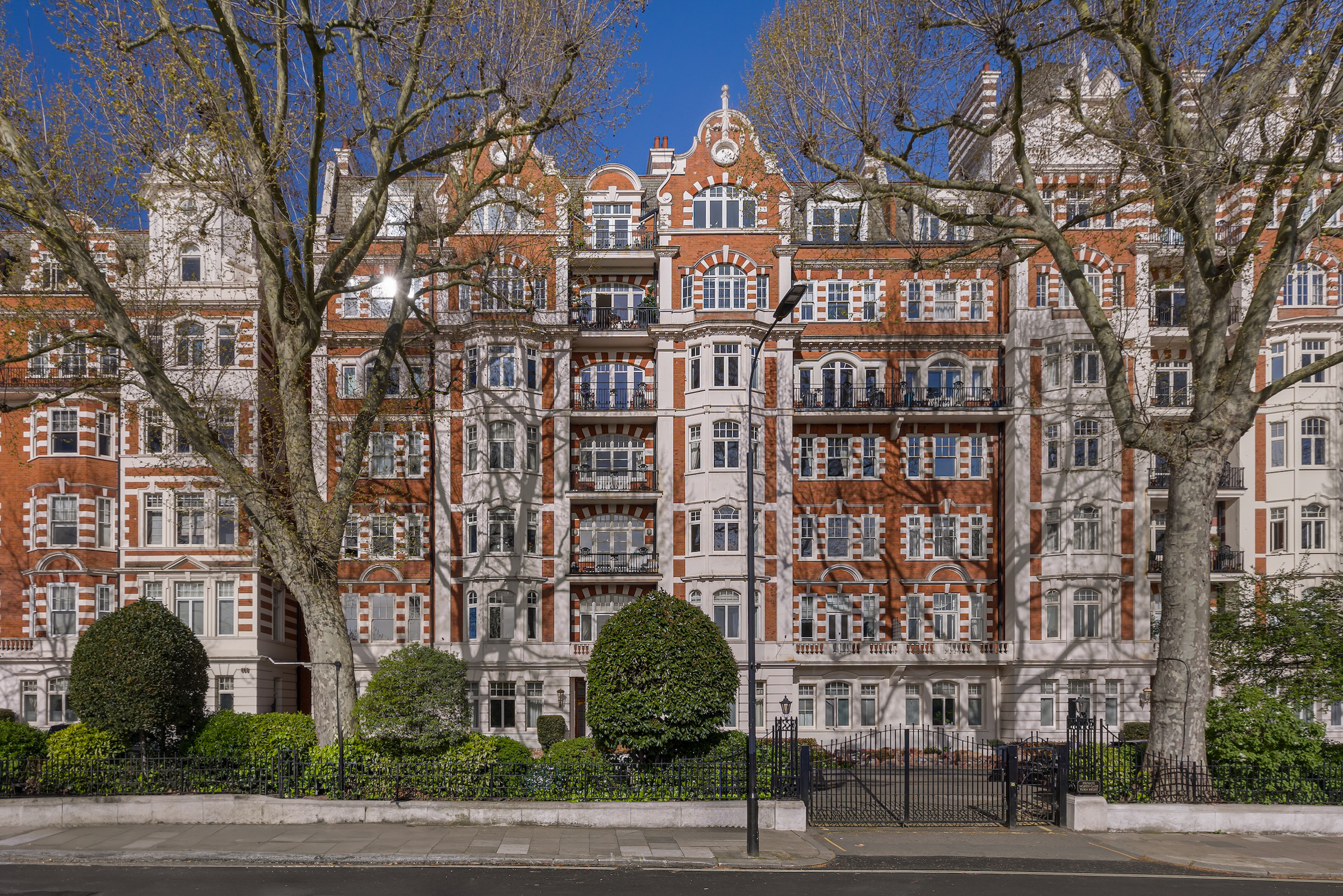 Luxury apartment on Prince Albert Road 