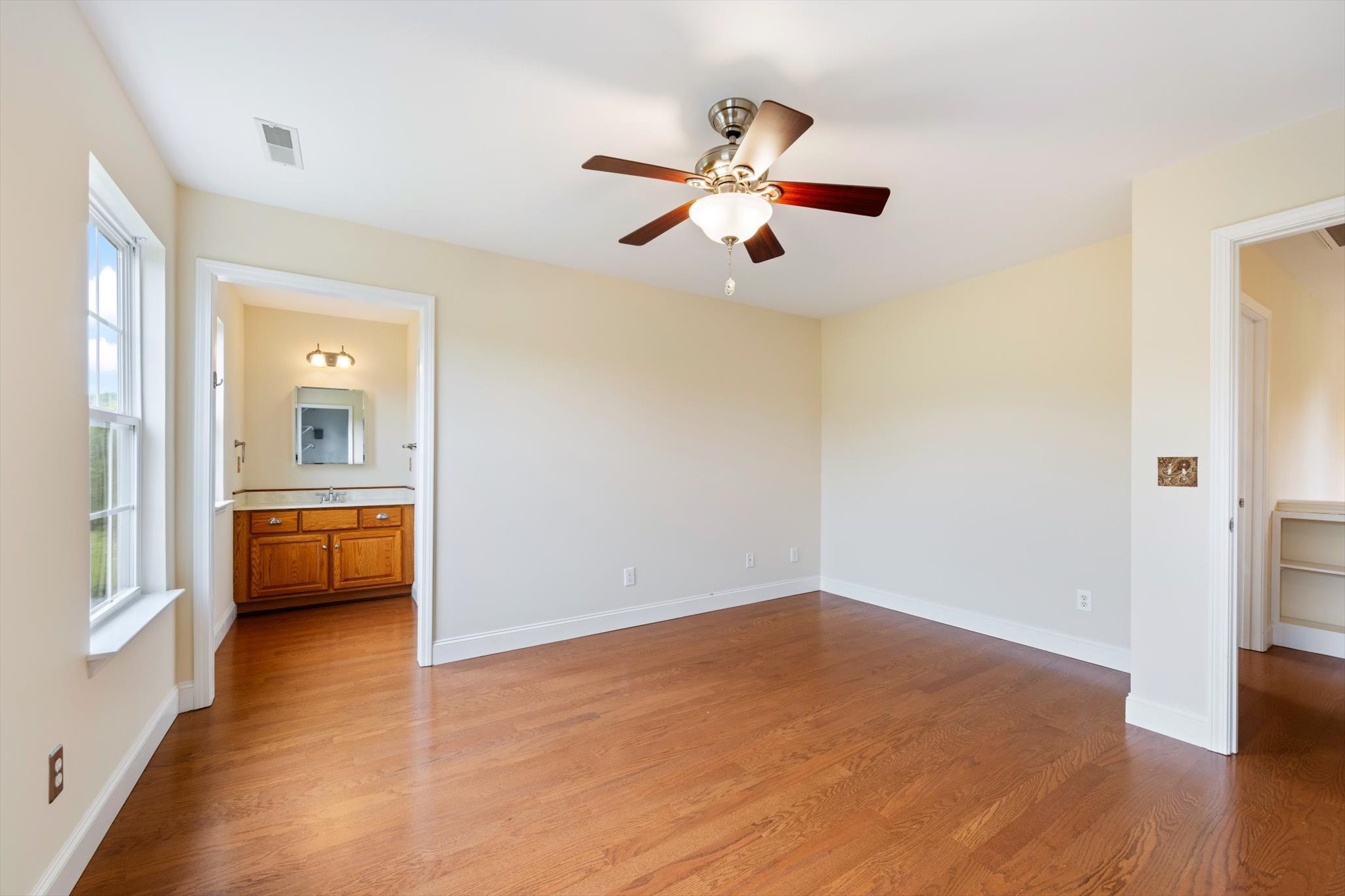  2216 Twin Peaks Ct, Spring Hill, TN, 37174 - 物件實景