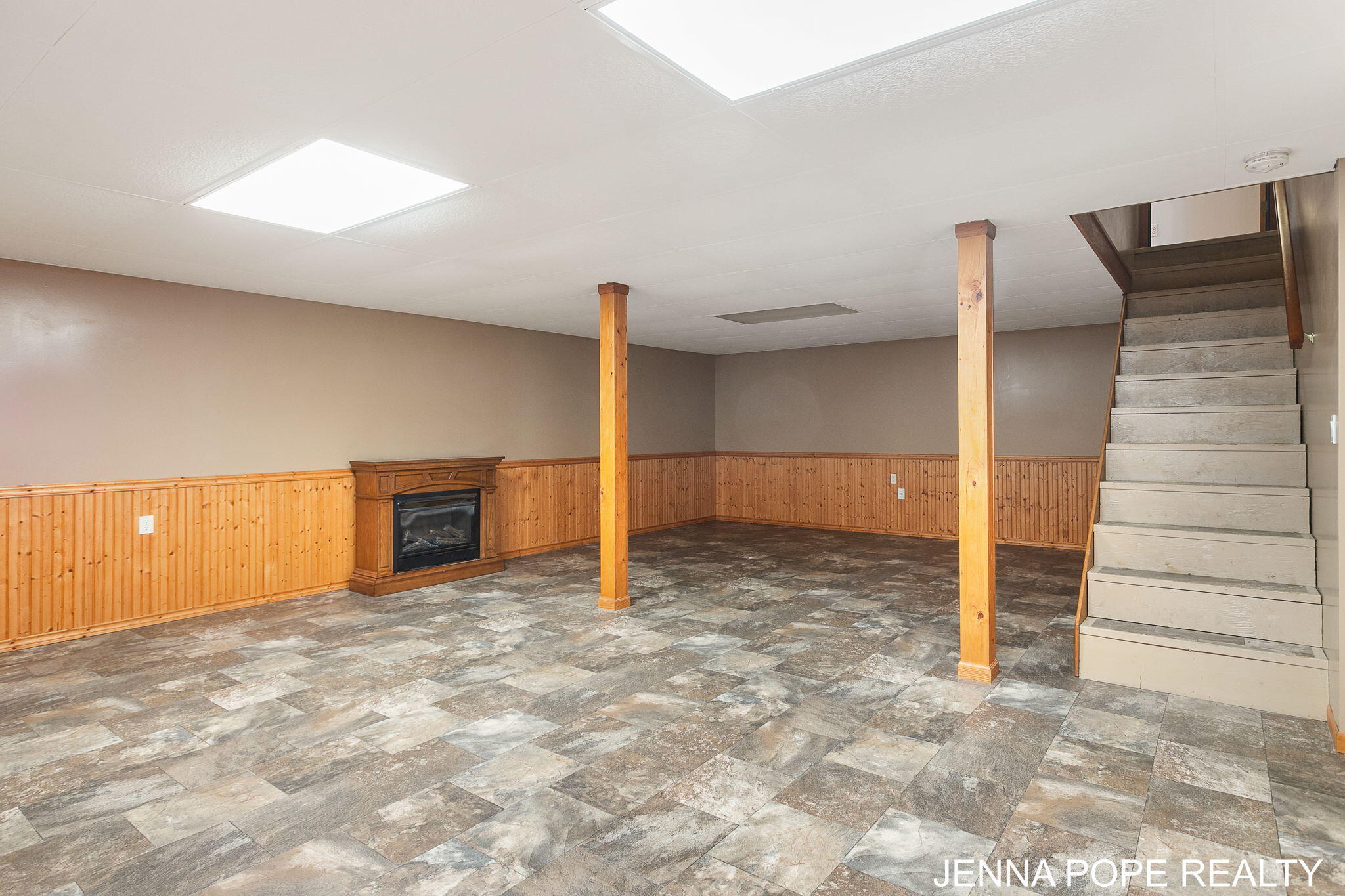 Marne, Michigan, 49435, United States, 3 Bedrooms Bedrooms, ,2 BathroomsBathrooms,Residential,For Sale,1826761