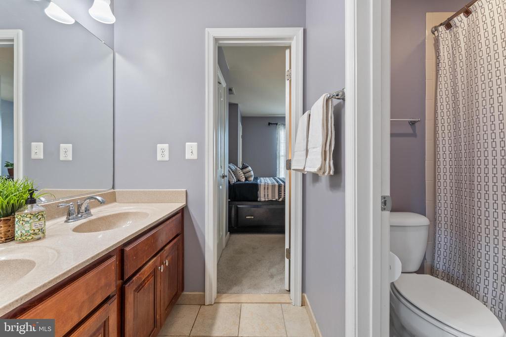 Stafford, Virginia, 22554, United States, 5 Bedrooms Bedrooms, ,4 BathroomsBathrooms,Residential,For Sale,1934341