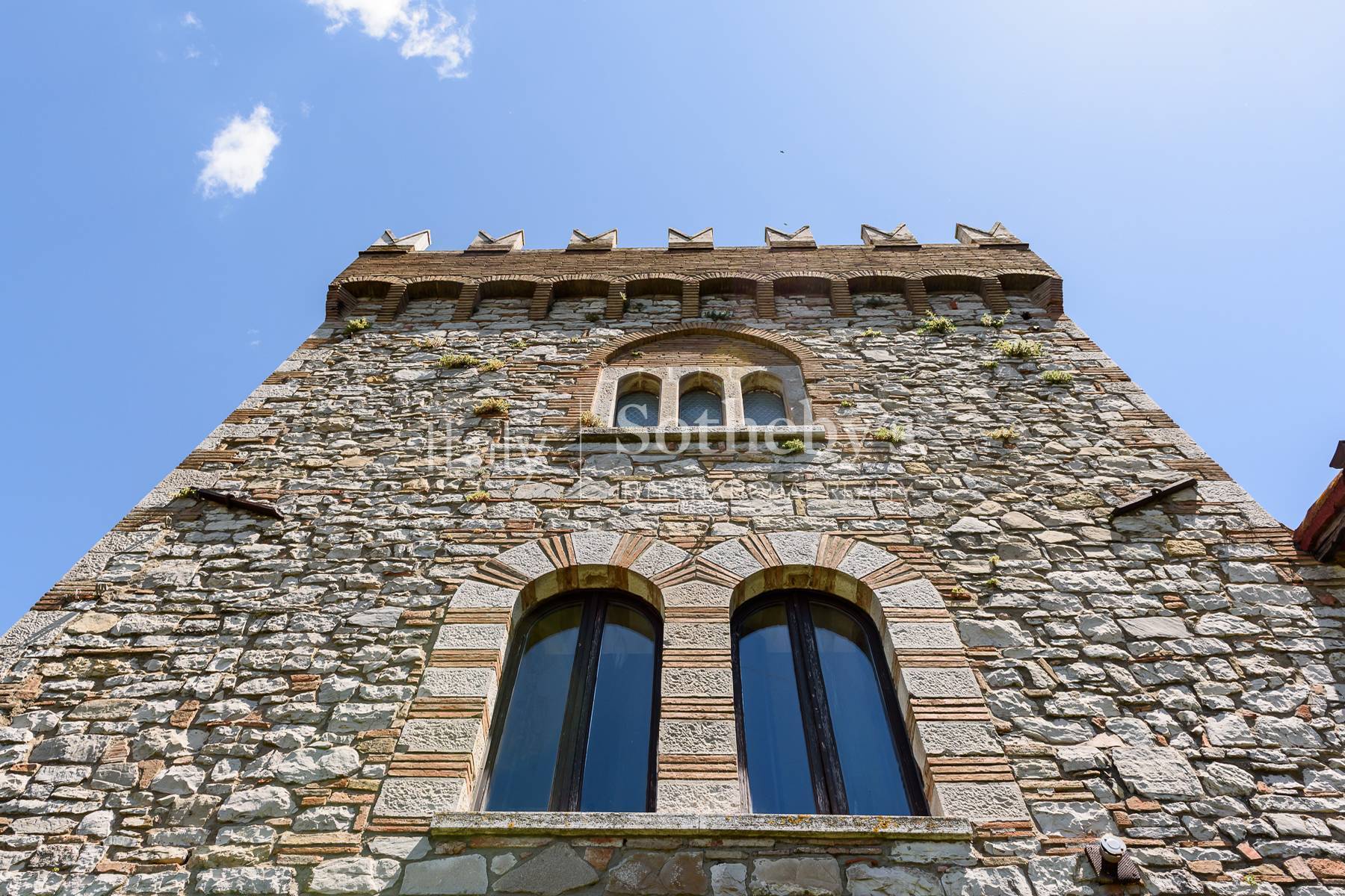  13th-Century Watchtower with Breathtaking Views over Todi - 物件實景
