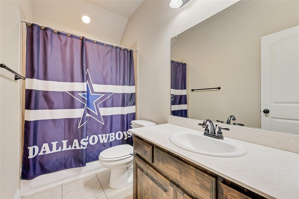 Rowlett, Texas, 75088, United States, 4 Bedrooms Bedrooms, ,3 BathroomsBathrooms,Residential,For Sale,1949742