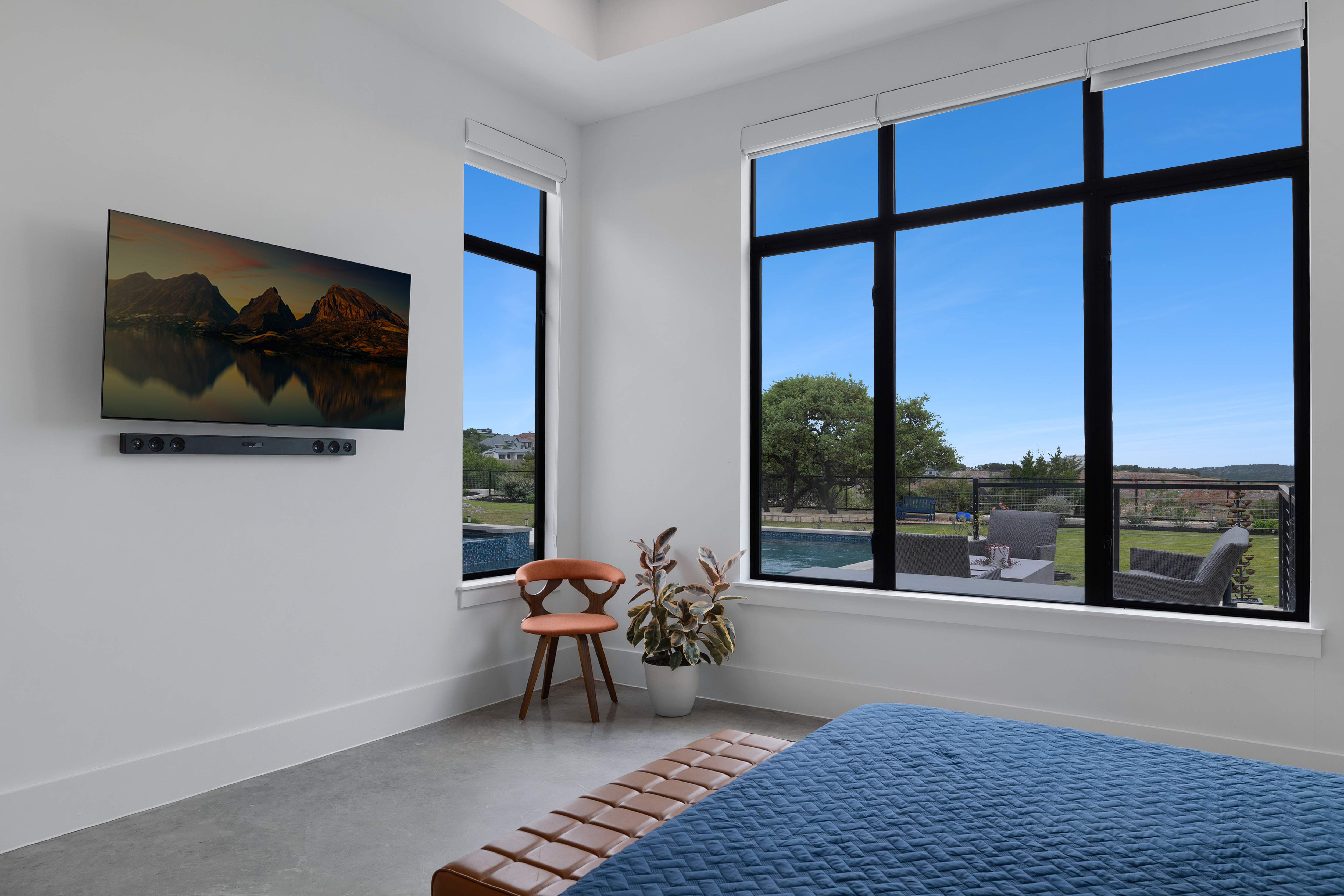  Custom Contemporary with Designer Finishes - 物件實景