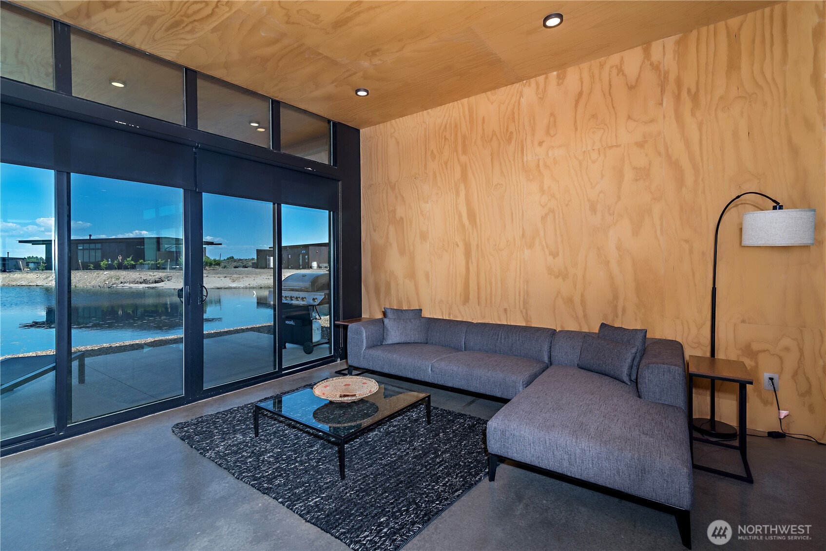 Quincy, Washington, 98848, United States, 2 Bedrooms Bedrooms, ,1 BathroomBathrooms,Residential,For Sale,2003117