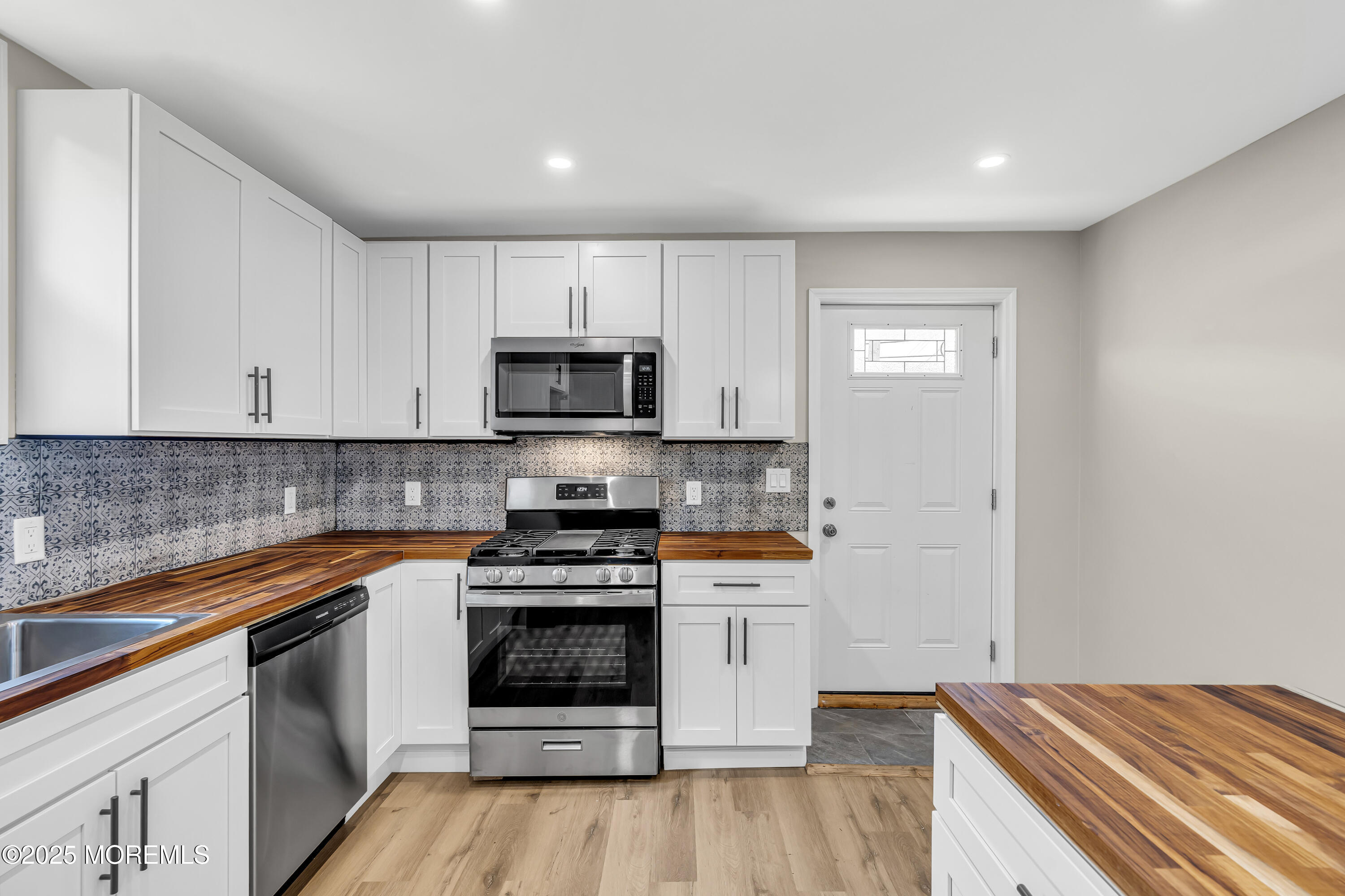 Keansburg, New Jersey, 07734, United States, ,Residential,For Sale,1976906