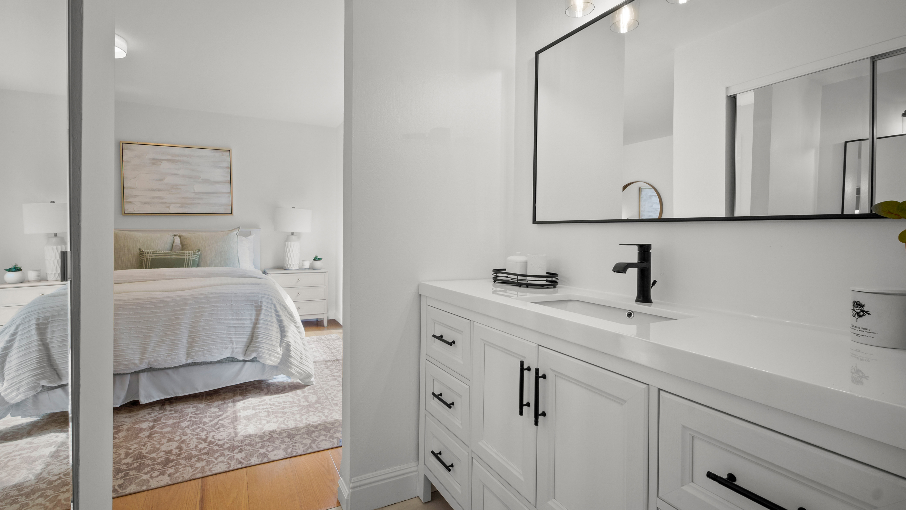  Single-Level, Beautifully Updated, and a Yard of Your Own - 物件實景