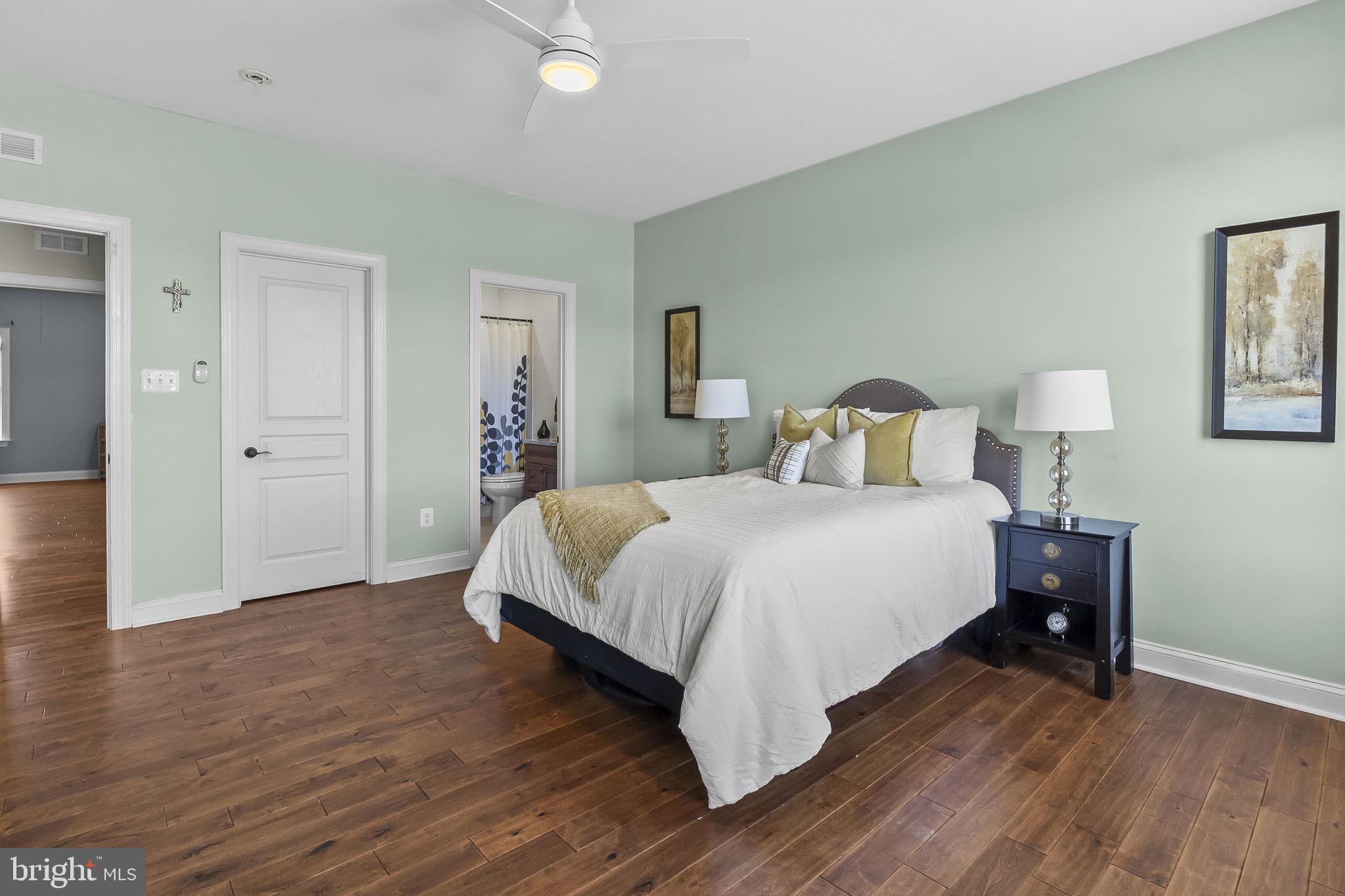 Owings, Maryland, 20736, United States, 6 Bedrooms Bedrooms, ,6 BathroomsBathrooms,Residential,For Sale,2049408