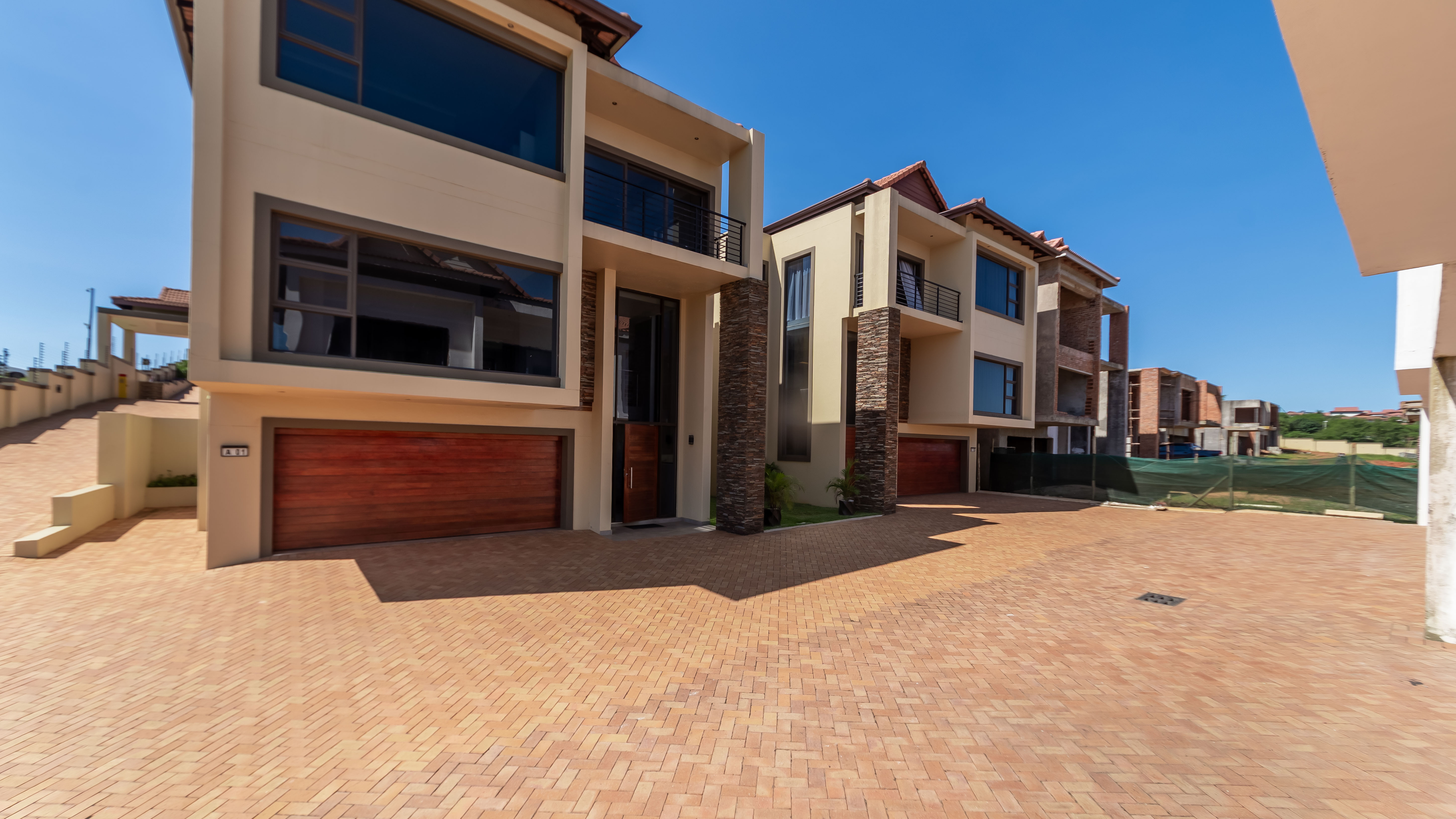  Three-Storey Contemporary Townhouse Bordering a Protected Coastal Forest - 物件實景