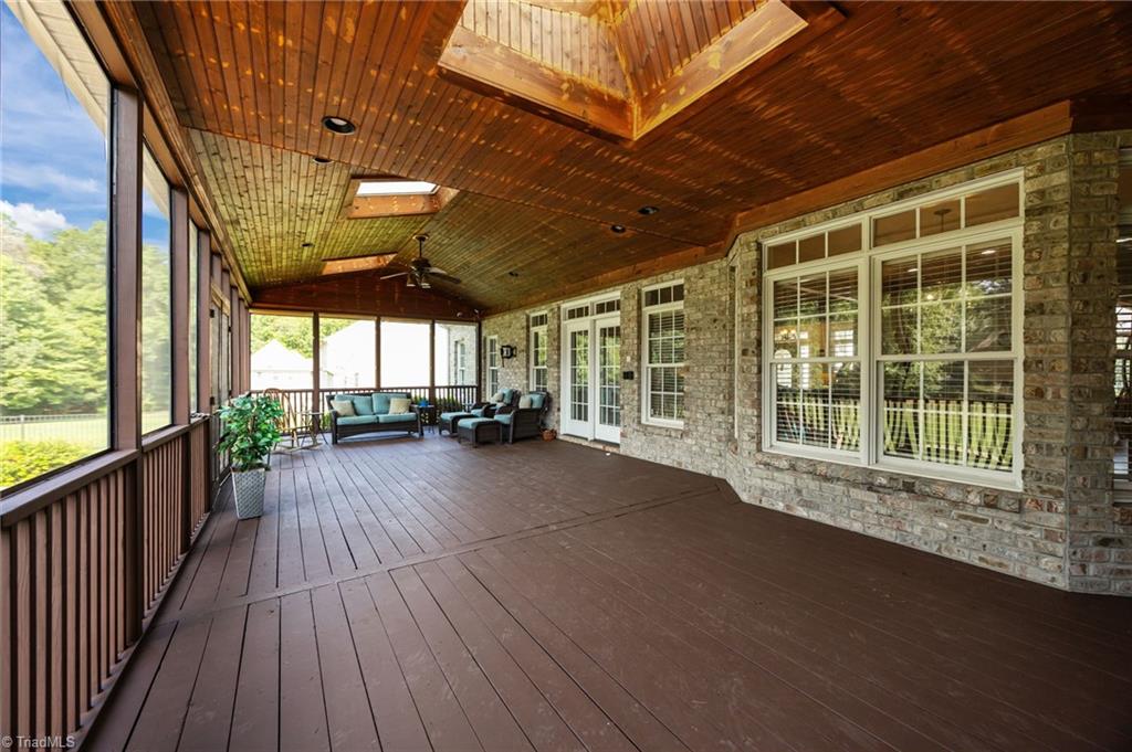Kernersville, North Carolina, 27284, United States, 4 Bedrooms Bedrooms, ,3 BathroomsBathrooms,Residential,For Sale,1890239