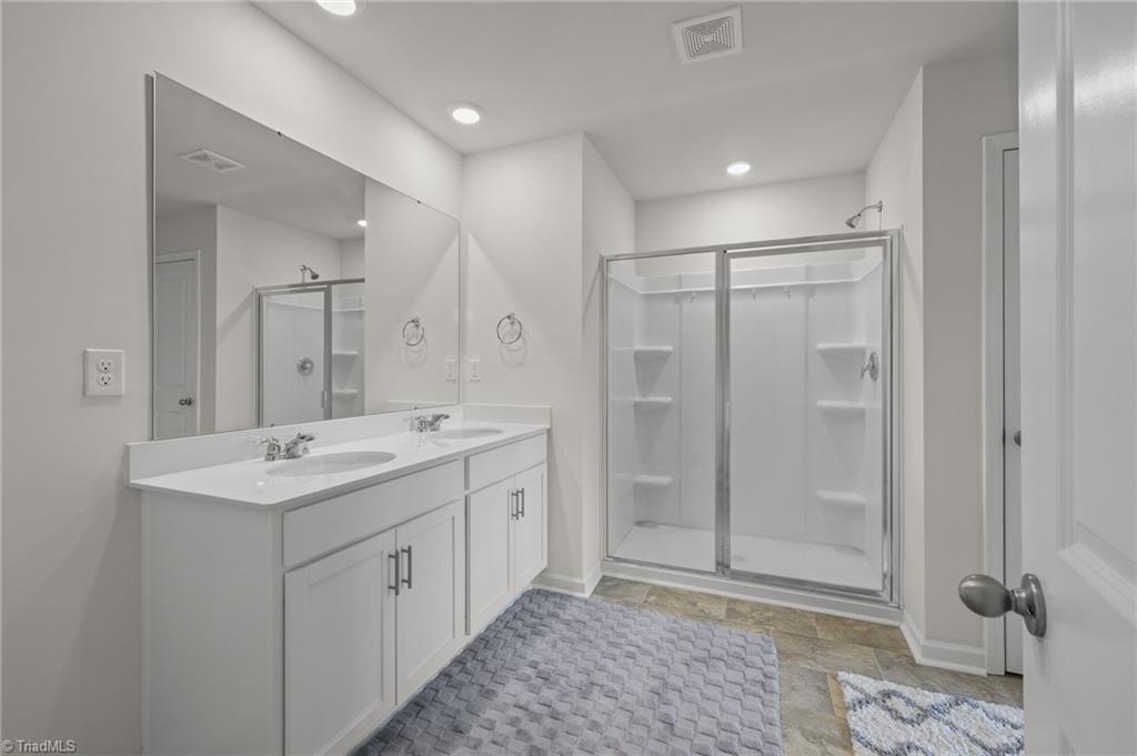 Davidson, North Carolina, 28036, United States, 4 Bedrooms Bedrooms, ,4 BathroomsBathrooms,Residential,For Sale,1909489