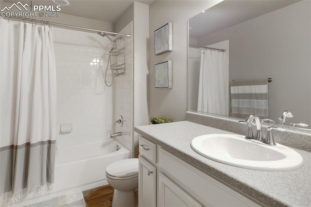 Monument, Colorado, 80132, United States, 5 Bedrooms Bedrooms, ,3 BathroomsBathrooms,Residential,For Sale,1875210