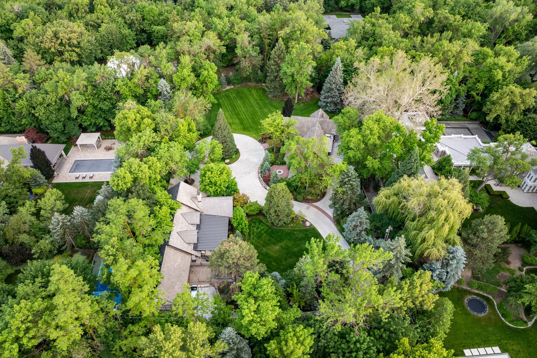  Stunning Tudor Estate in Premier Walker Lane Neighborhood - 物件實景