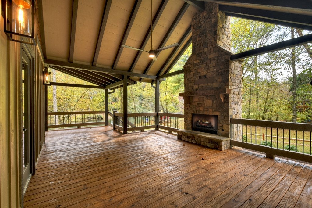 Mineral Bluff, Georgia, 30559, United States, 4 Bedrooms Bedrooms, ,5 BathroomsBathrooms,Residential,For Sale,1986837