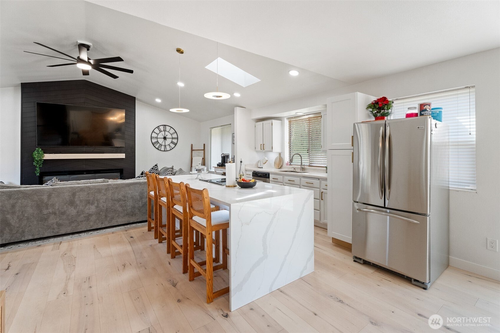 Wenatchee, Washington, 98801, United States, 3 Bedrooms Bedrooms, ,2 BathroomsBathrooms,Residential,For Sale,1939564