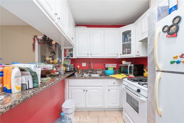 South Gate, California, 90280, United States, 4 Bedrooms Bedrooms, ,Residential,For Sale,2005257