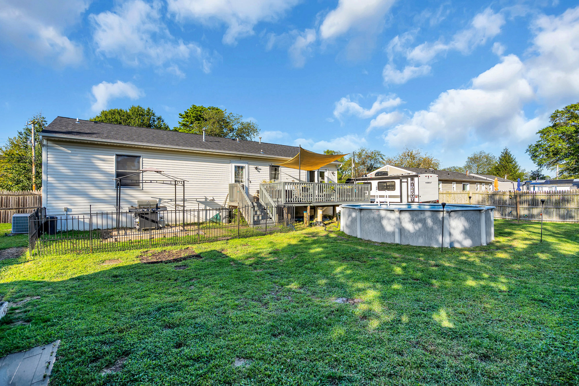  Well-Maintained Ranch on Large Lot - 物件實景