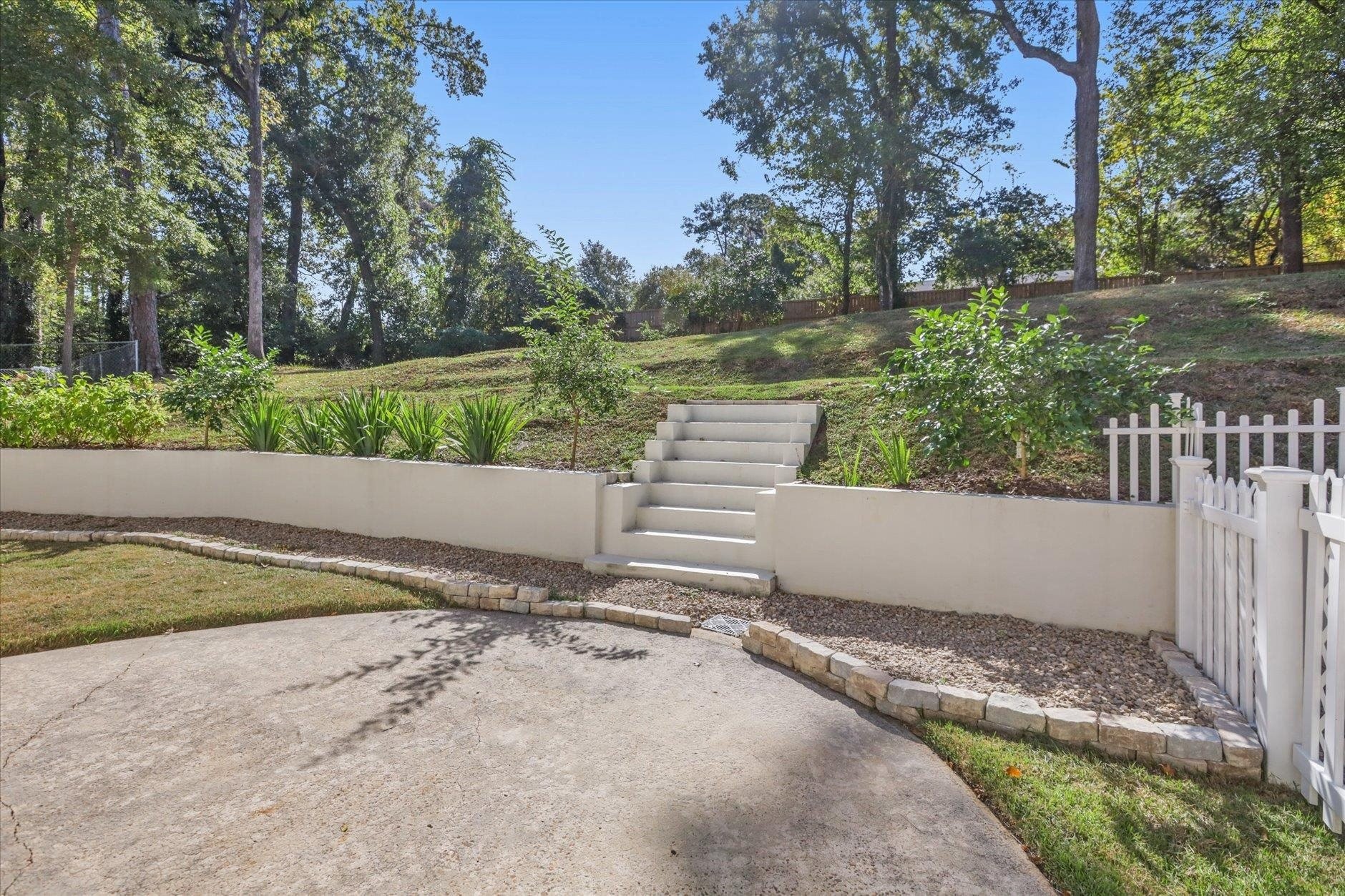 Tallahassee, Florida, 32308-0927, United States, 4 Bedrooms Bedrooms, ,3 BathroomsBathrooms,Residential,For Sale,1981532