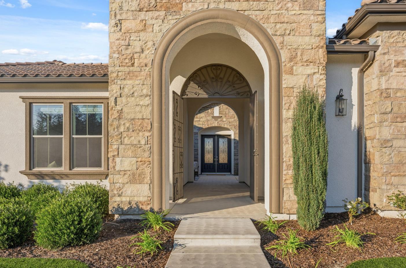 Clovis, California, 93619, United States, 4 Bedrooms Bedrooms, ,4 BathroomsBathrooms,Residential,For Sale,2010816