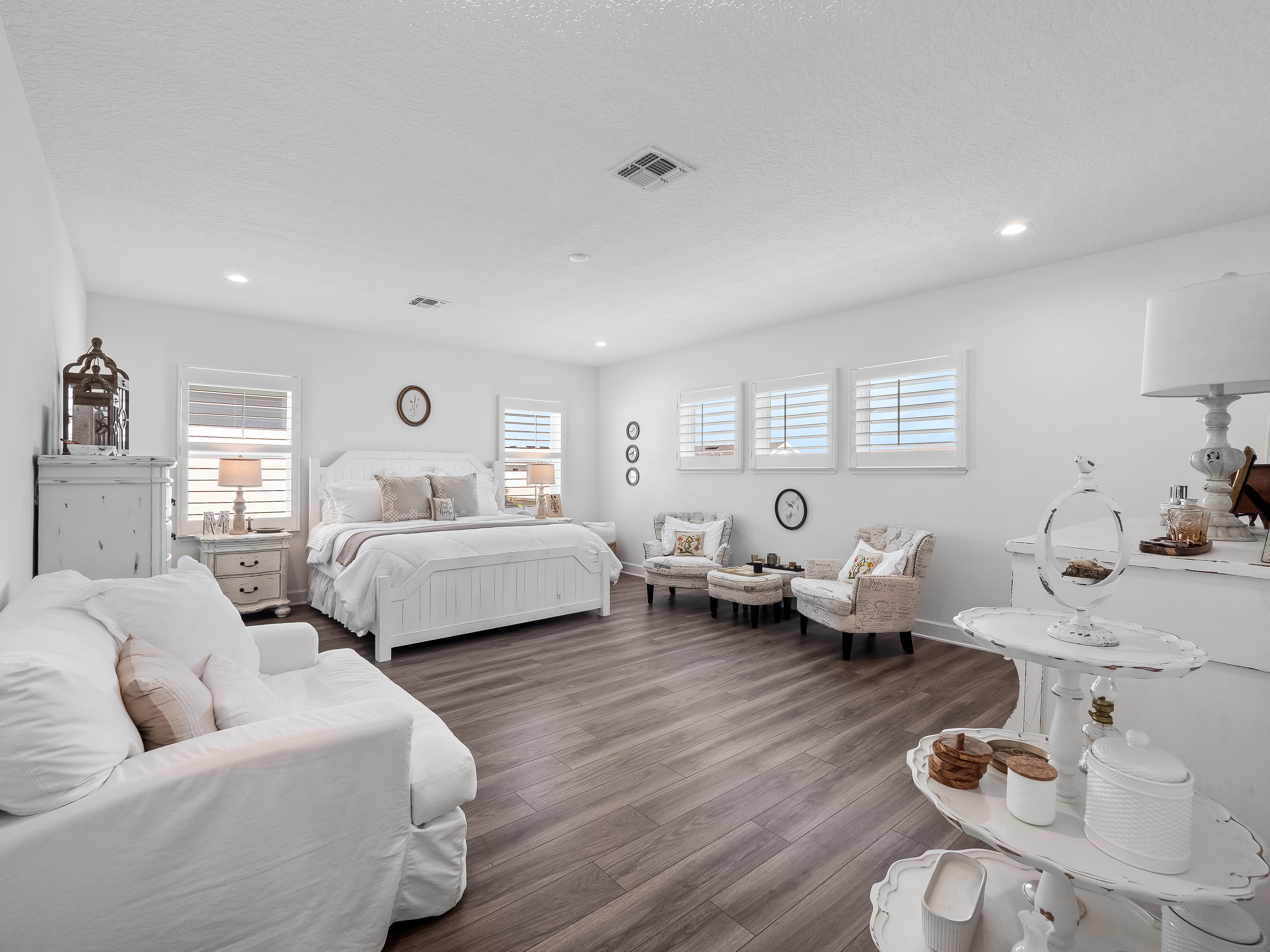 Winter Garden, Florida, 34787, United States, 5 Bedrooms Bedrooms, ,5 BathroomsBathrooms,Residential,For Sale,1914233