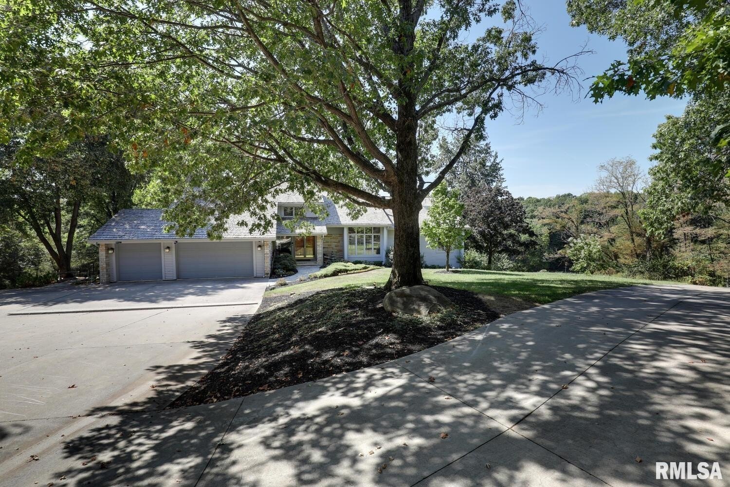 Macomb, Illinois, 61455, United States, 6 Bedrooms Bedrooms, ,5 BathroomsBathrooms,Residential,For Sale,1982236