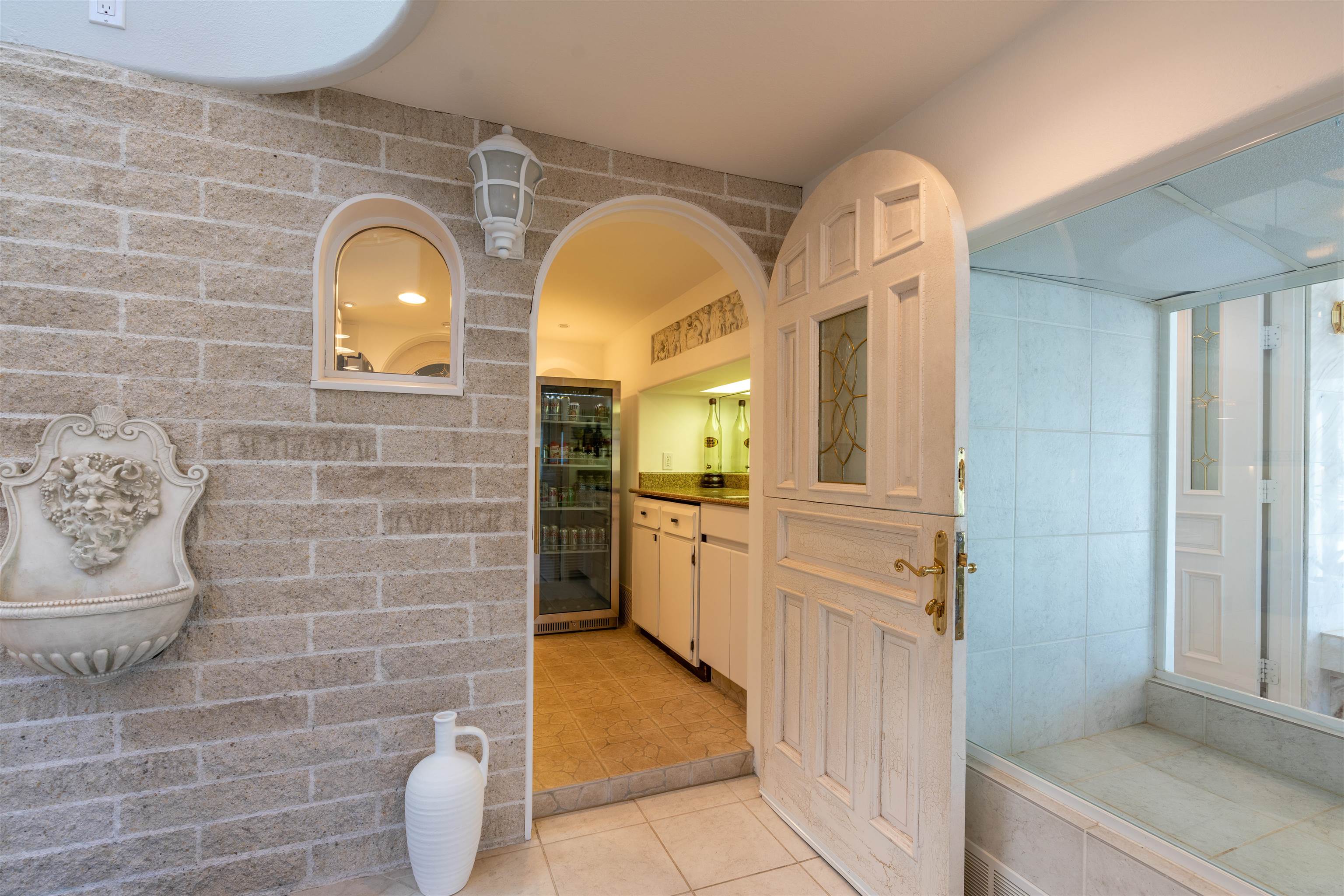 La Crosse, Wisconsin, 54601, United States, 4 Bedrooms Bedrooms, ,5 BathroomsBathrooms,Residential,For Sale,2049360