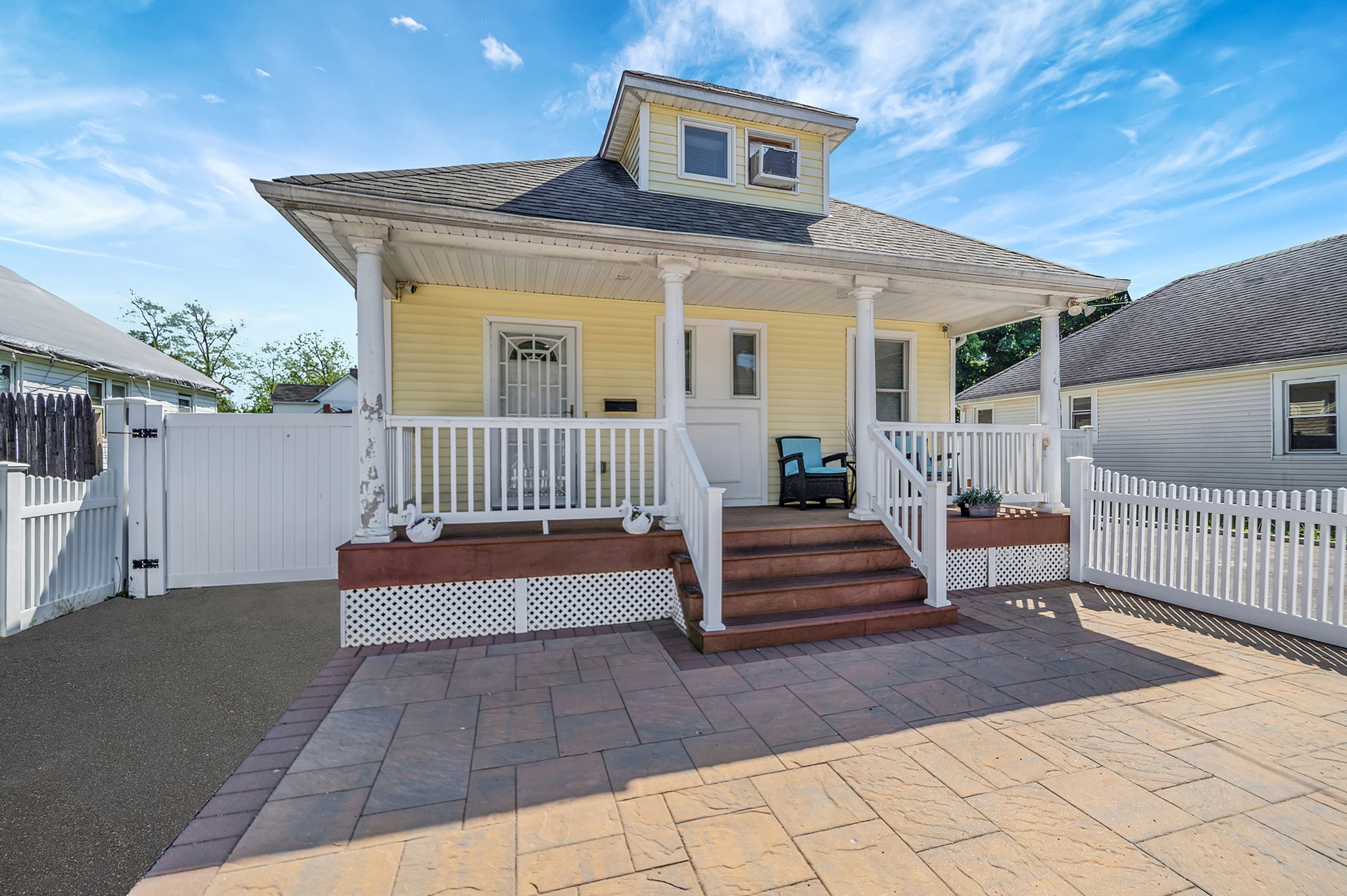 Bay Shore, New York, 11706, United States, 3 Bedrooms Bedrooms, ,3 BathroomsBathrooms,Residential,For Sale,2048700
