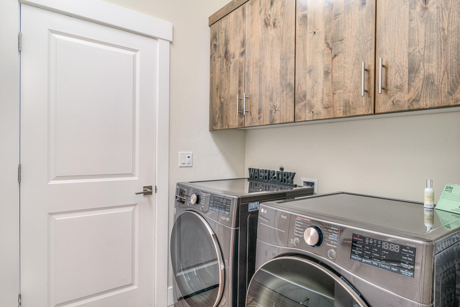 Bend, Oregon, 97703, United States, 3 Bedrooms Bedrooms, ,2 BathroomsBathrooms,Residential,For Sale,2005766