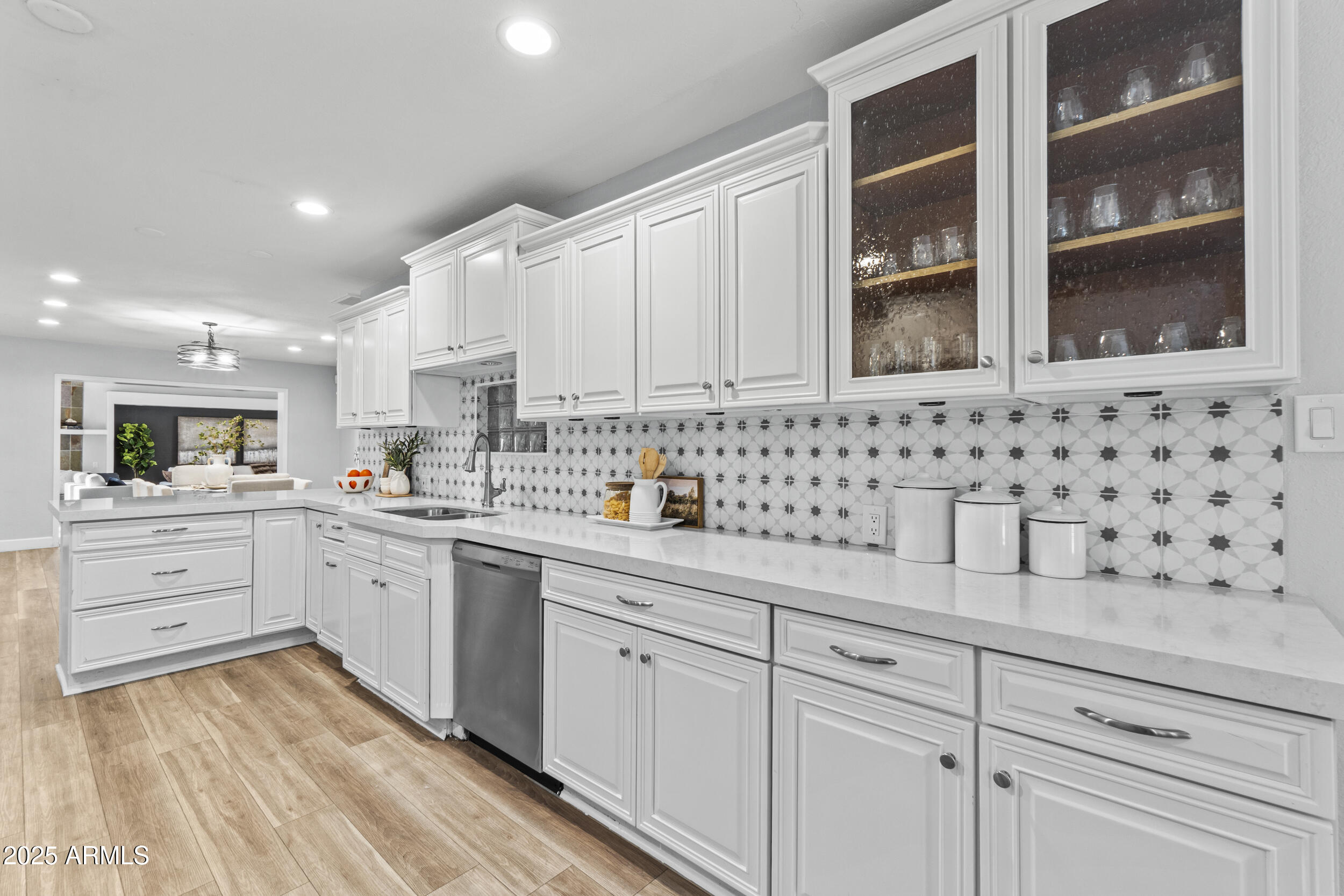 Phoenix, Arizona, 85018, United States, 6 Bedrooms Bedrooms, ,4 BathroomsBathrooms,Residential,For Sale,2002076