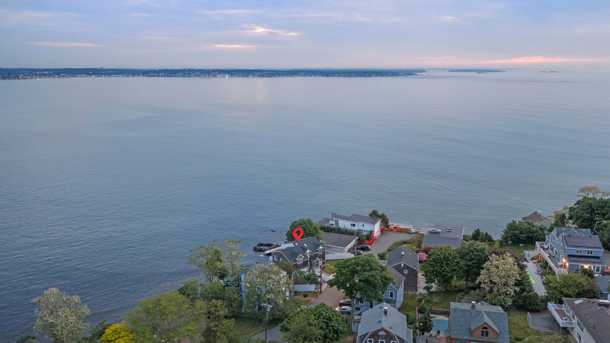  Unique Waterfront Home - 物件實景
