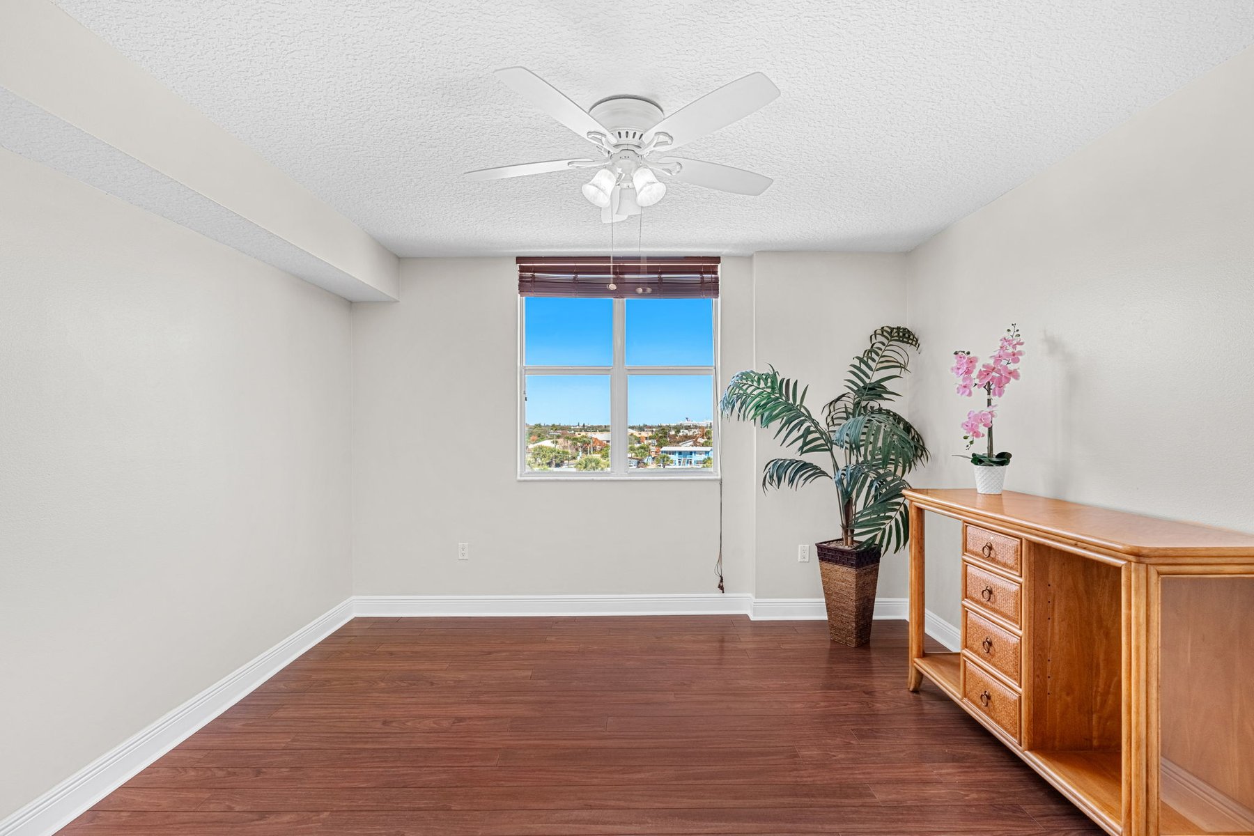  410 Hayes Avenue, #402, Cocoa Beach, FL, 32931 - 物件實景