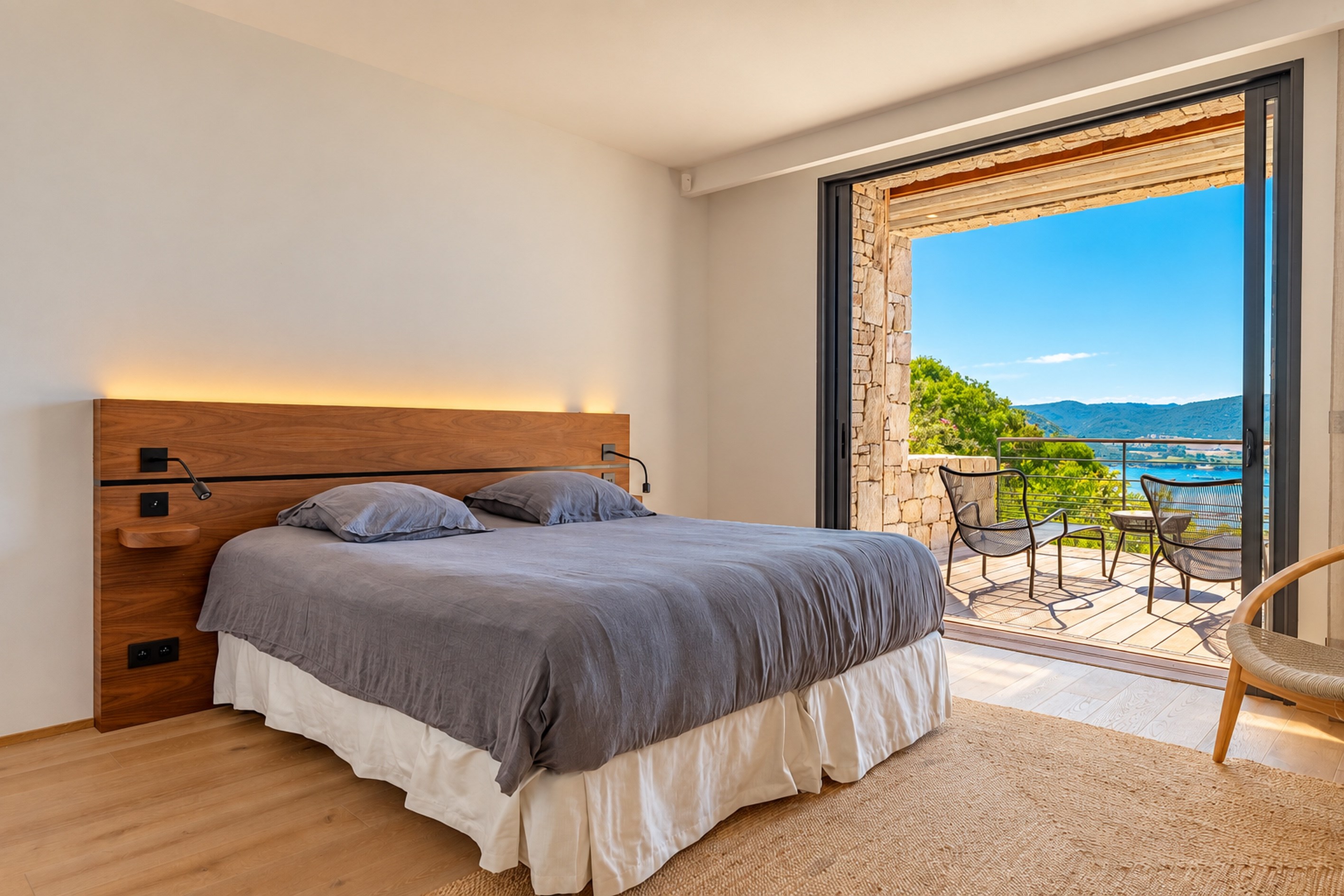  ARCHITECT-DESIGNED VILLA - PRIVATE WATERFRONT ESTATE OF CALA D