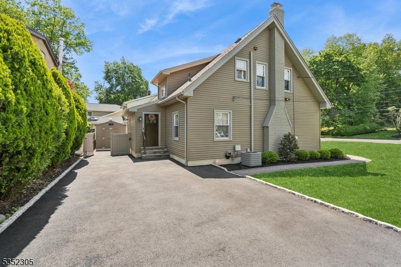 North Caldwell Boro, New Jersey, 07006, United States, 4 Bedrooms Bedrooms, ,2 BathroomsBathrooms,Residential,For Sale,1924454