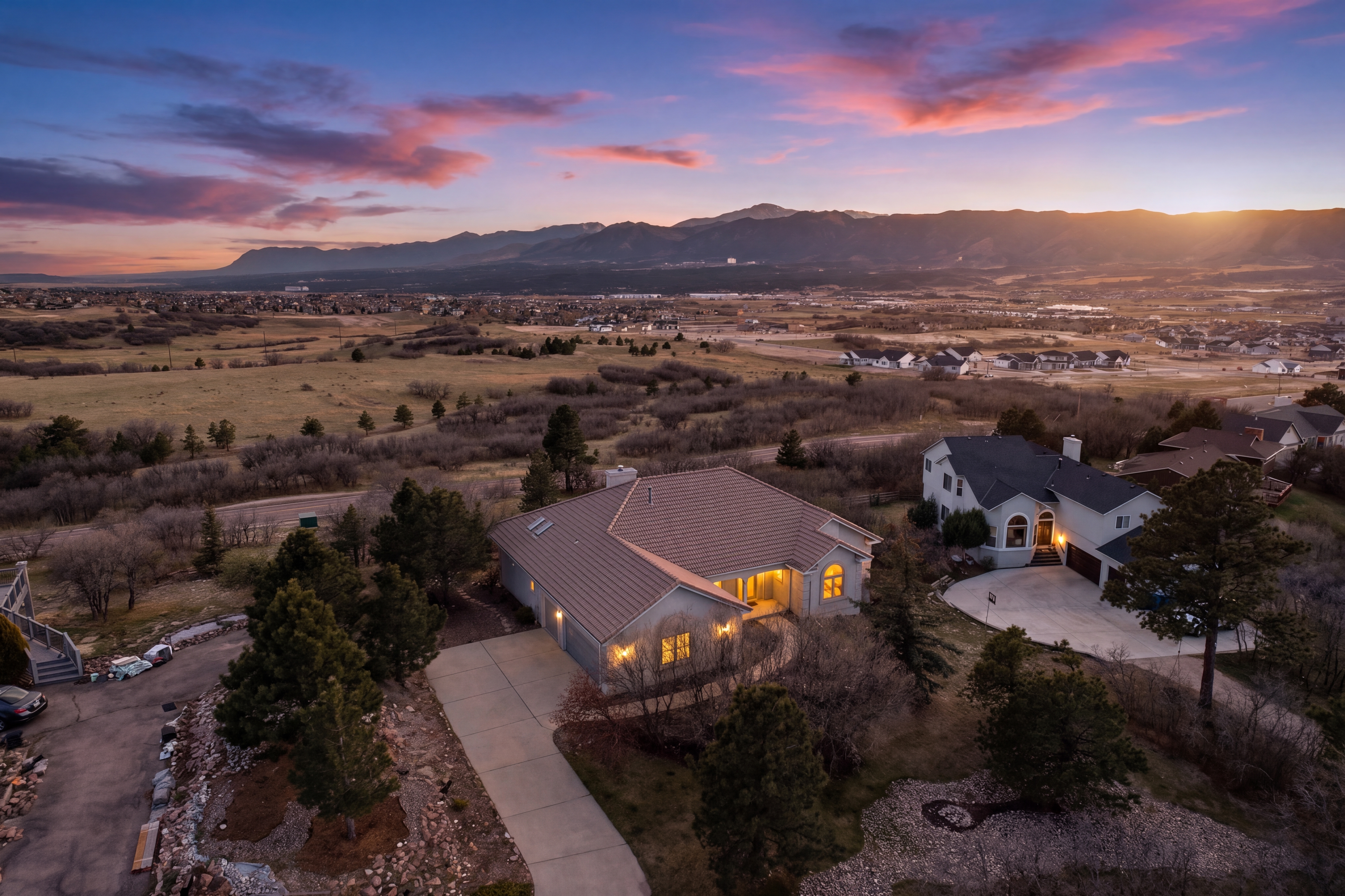  Bright & Spacious Ranch Home with Scenic Views - 物件實景
