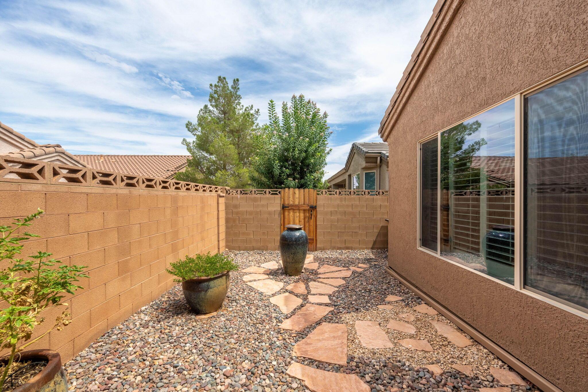 St George, Utah, 84790, United States, 4 Bedrooms Bedrooms, ,3 BathroomsBathrooms,Residential,For Sale,1942766