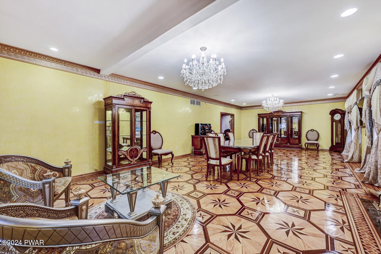 Albrightsville, Pennsylvania, 18210, United States, 4 Bedrooms Bedrooms, ,5 BathroomsBathrooms,Residential,For Sale,1982857