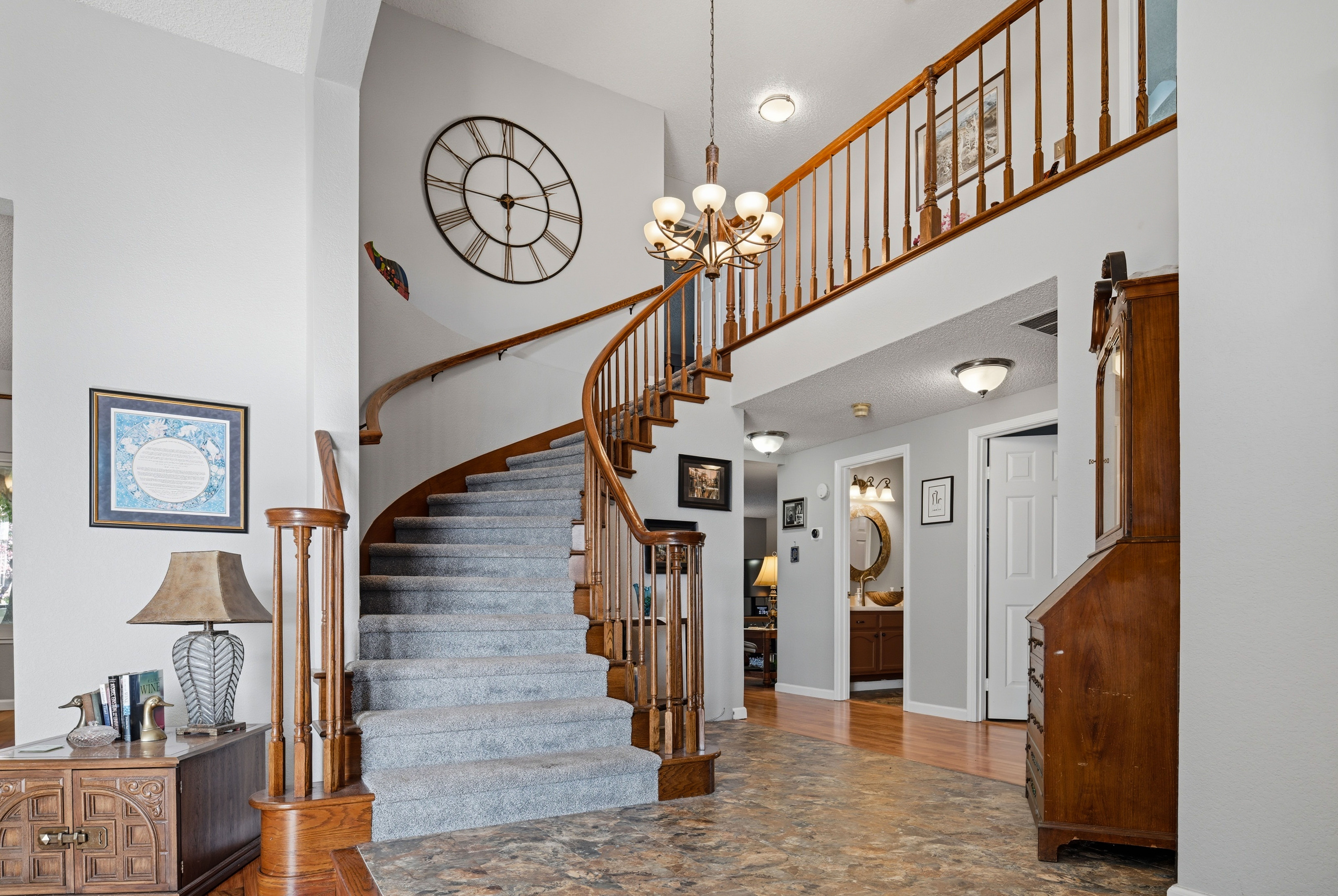  Stunningly Upgraded Home with Modern Amenities and Charm - 物件實景