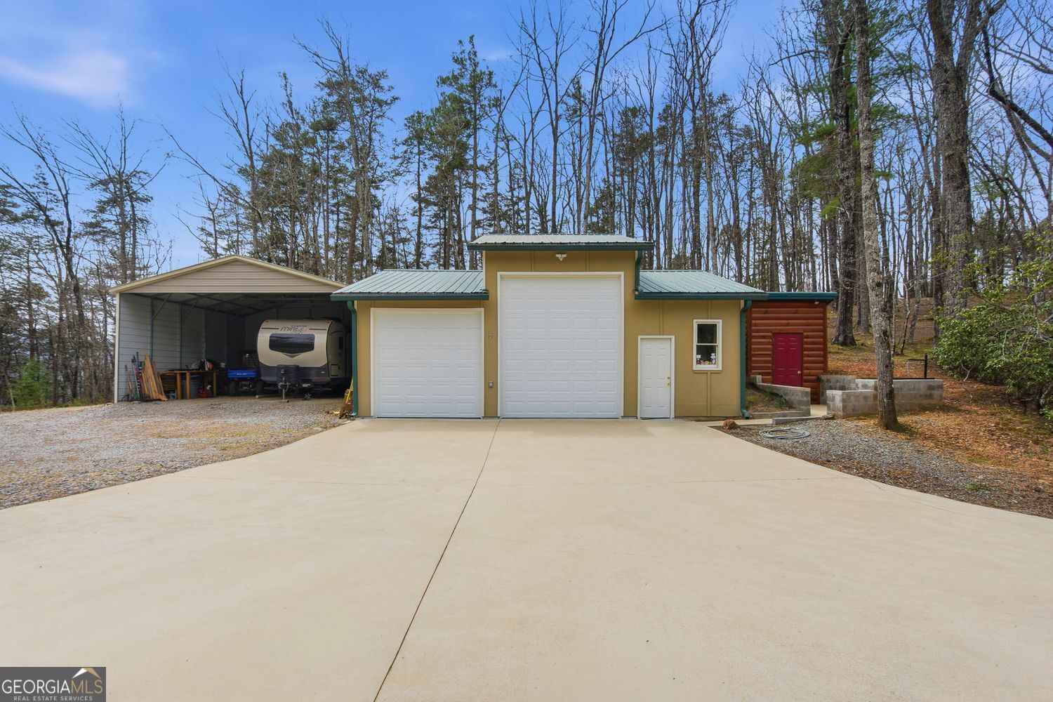 Ellijay, Georgia, 30536, United States, 2 Bedrooms Bedrooms, ,3 BathroomsBathrooms,Residential,For Sale,2035001