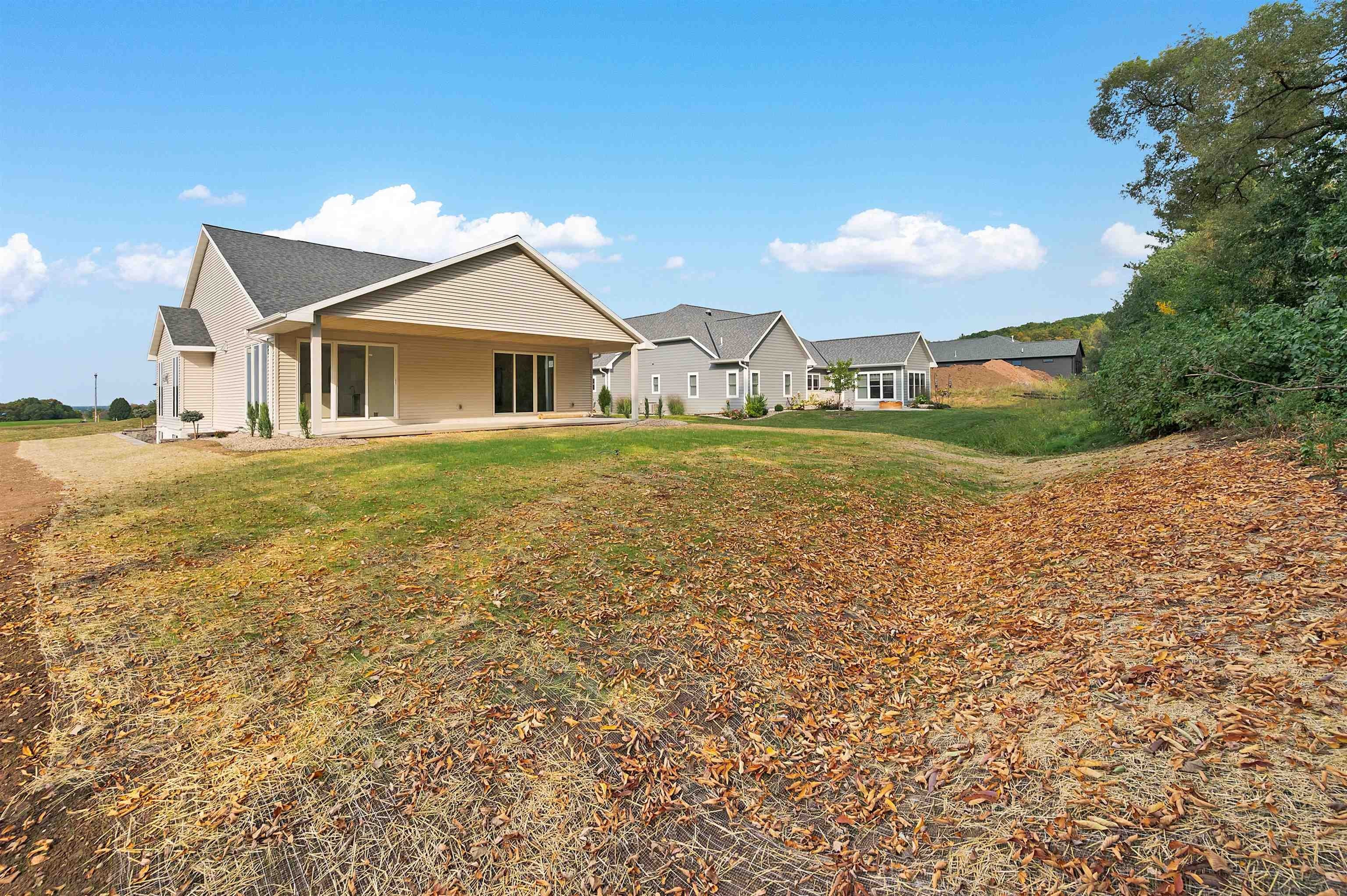 DE PERE, Wisconsin, 54115, United States, 2 Bedrooms Bedrooms, ,3 BathroomsBathrooms,Residential,For Sale,1978807